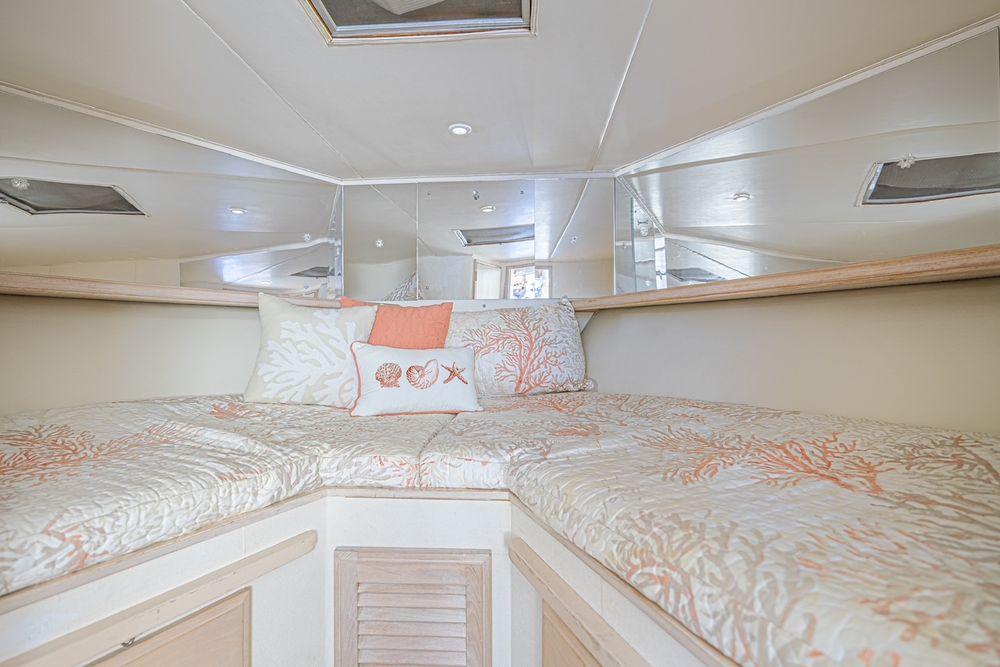 45' 1994 Tollycraft 45 Cockpit Motor Yacht