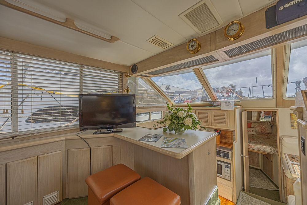 45' 1994 Tollycraft 45 Cockpit Motor Yacht