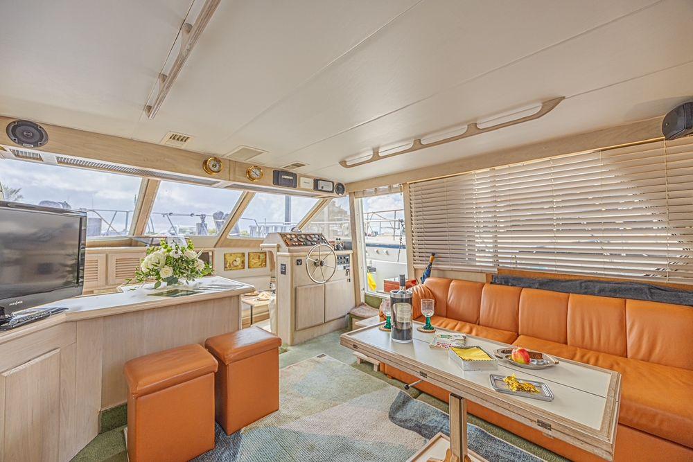 45' 1994 Tollycraft 45 Cockpit Motor Yacht