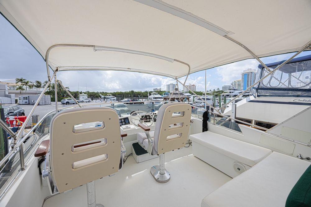 45' 1994 Tollycraft 45 Cockpit Motor Yacht