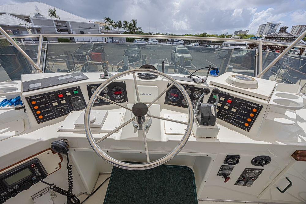 45' 1994 Tollycraft 45 Cockpit Motor Yacht