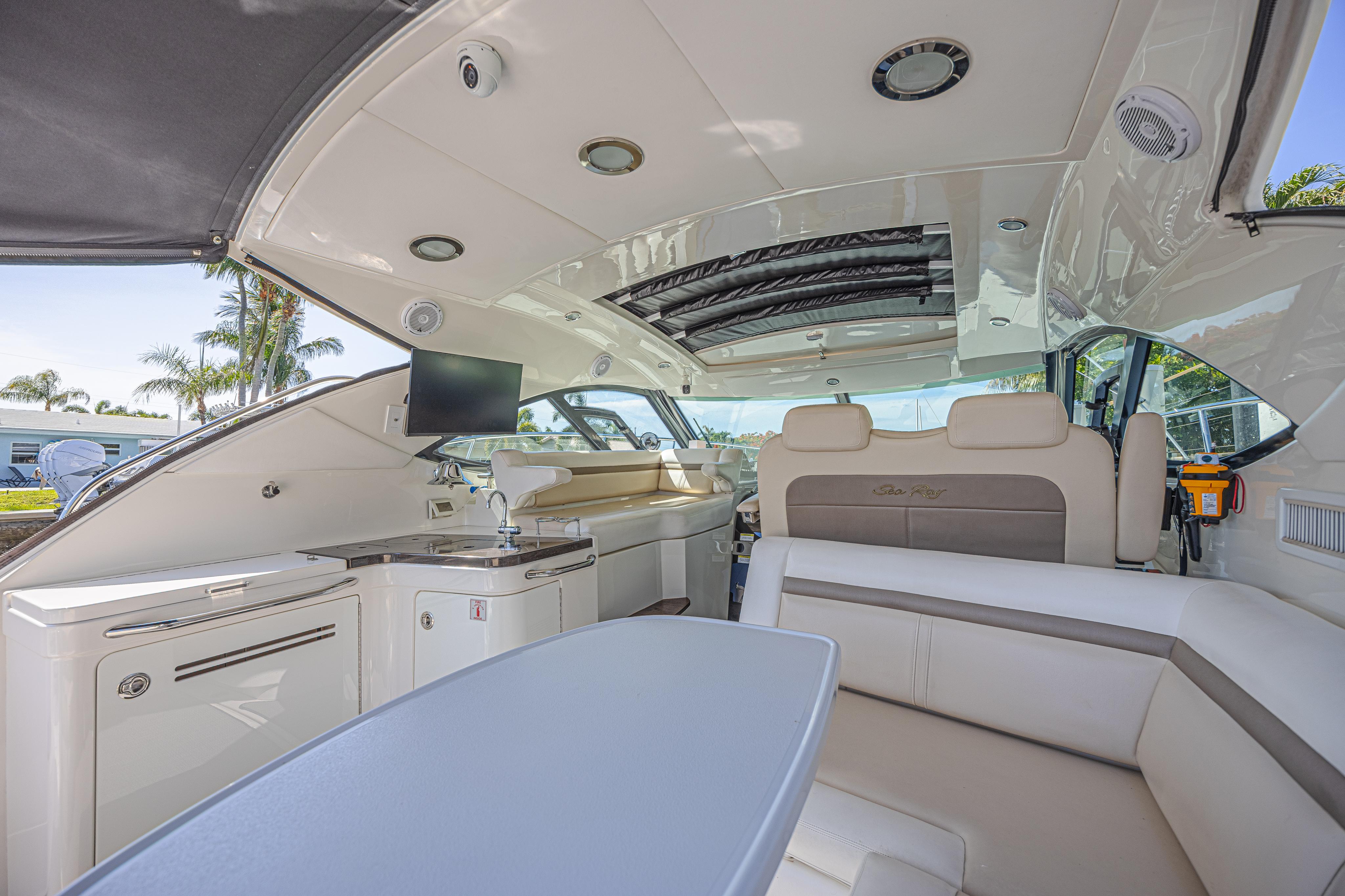 41' 2014 Sea Ray 410 Sundancer