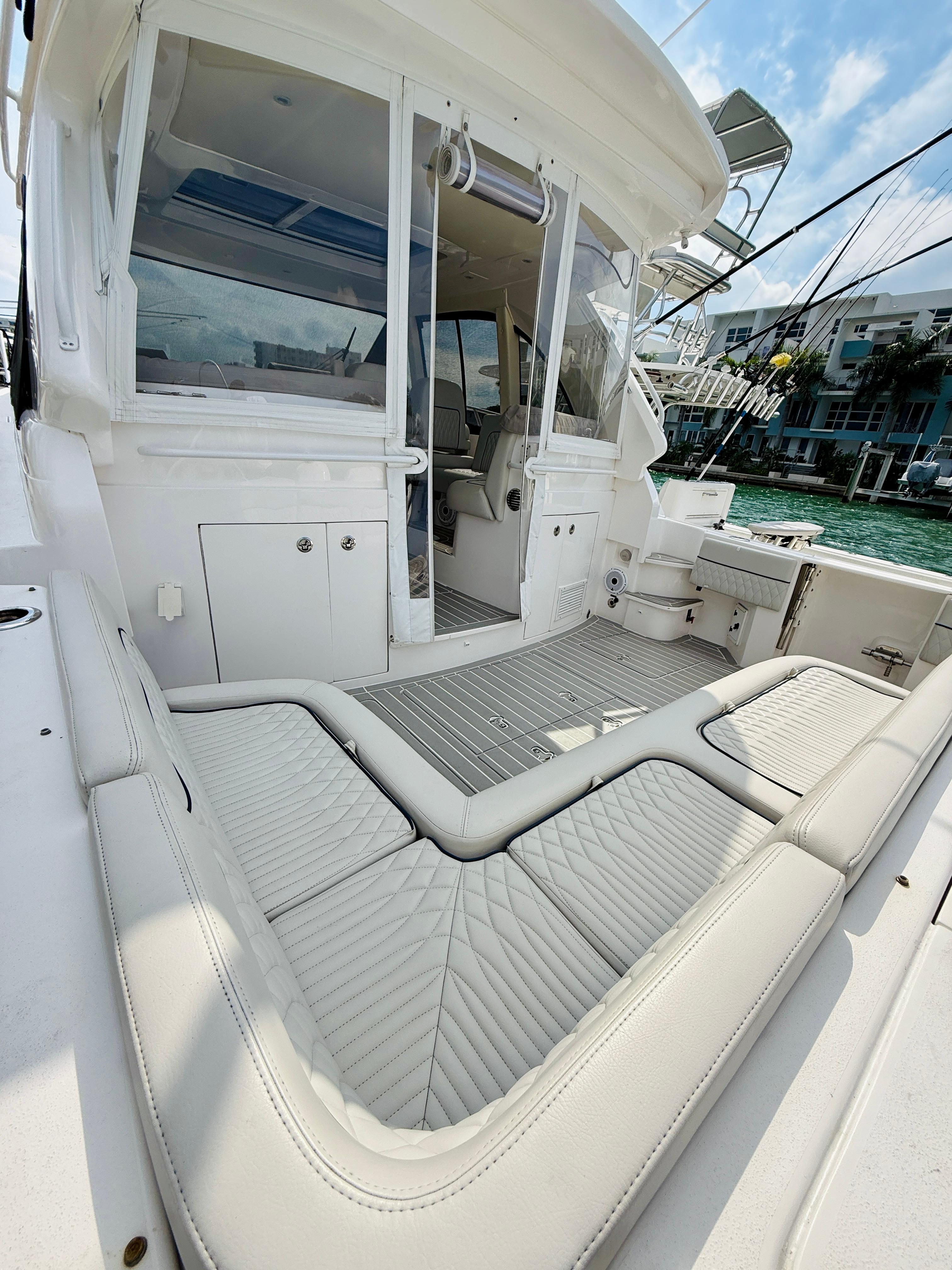 41' 2021 Intrepid 410 Evolution