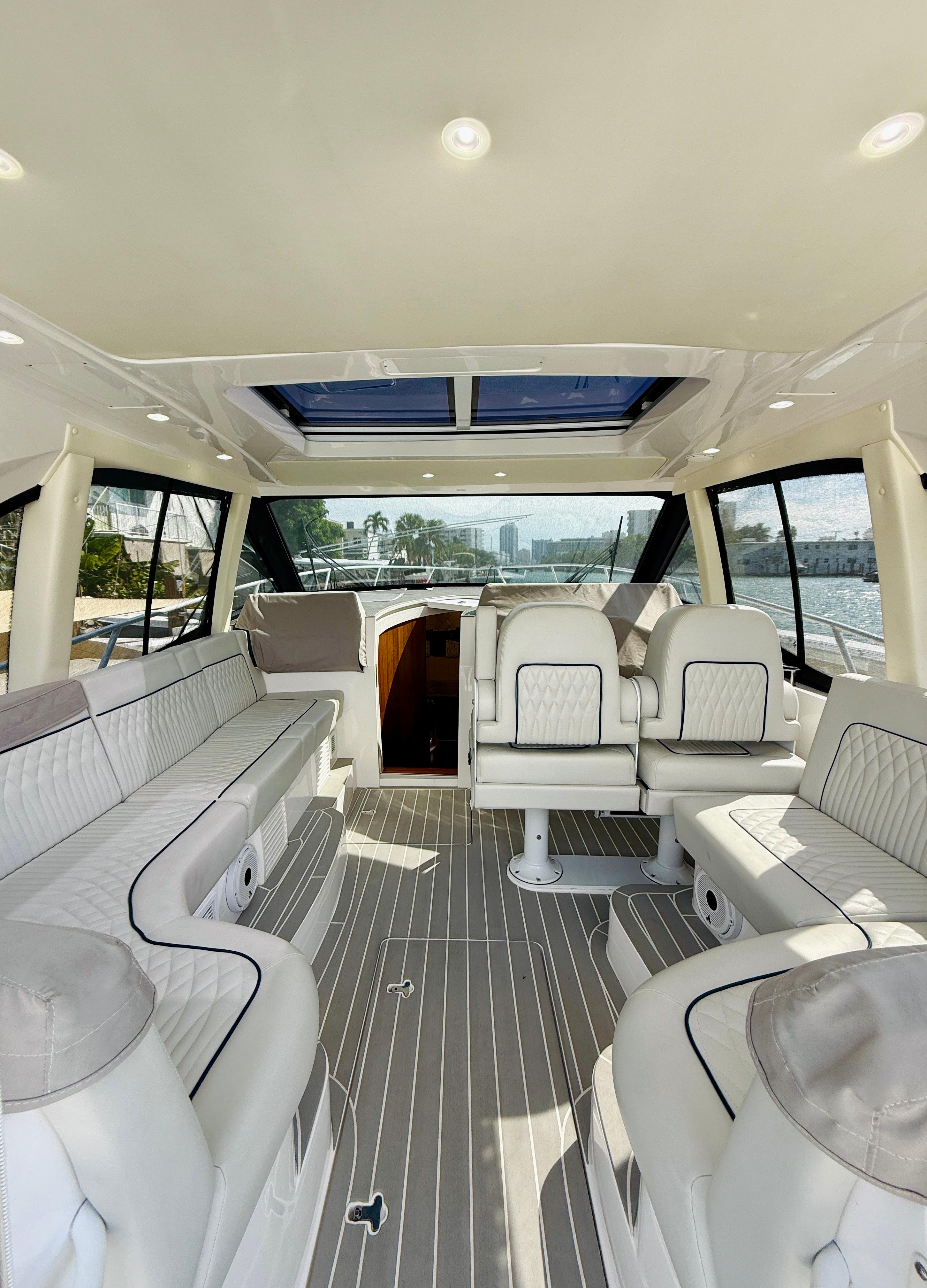 41' 2021 Intrepid 410 Evolution