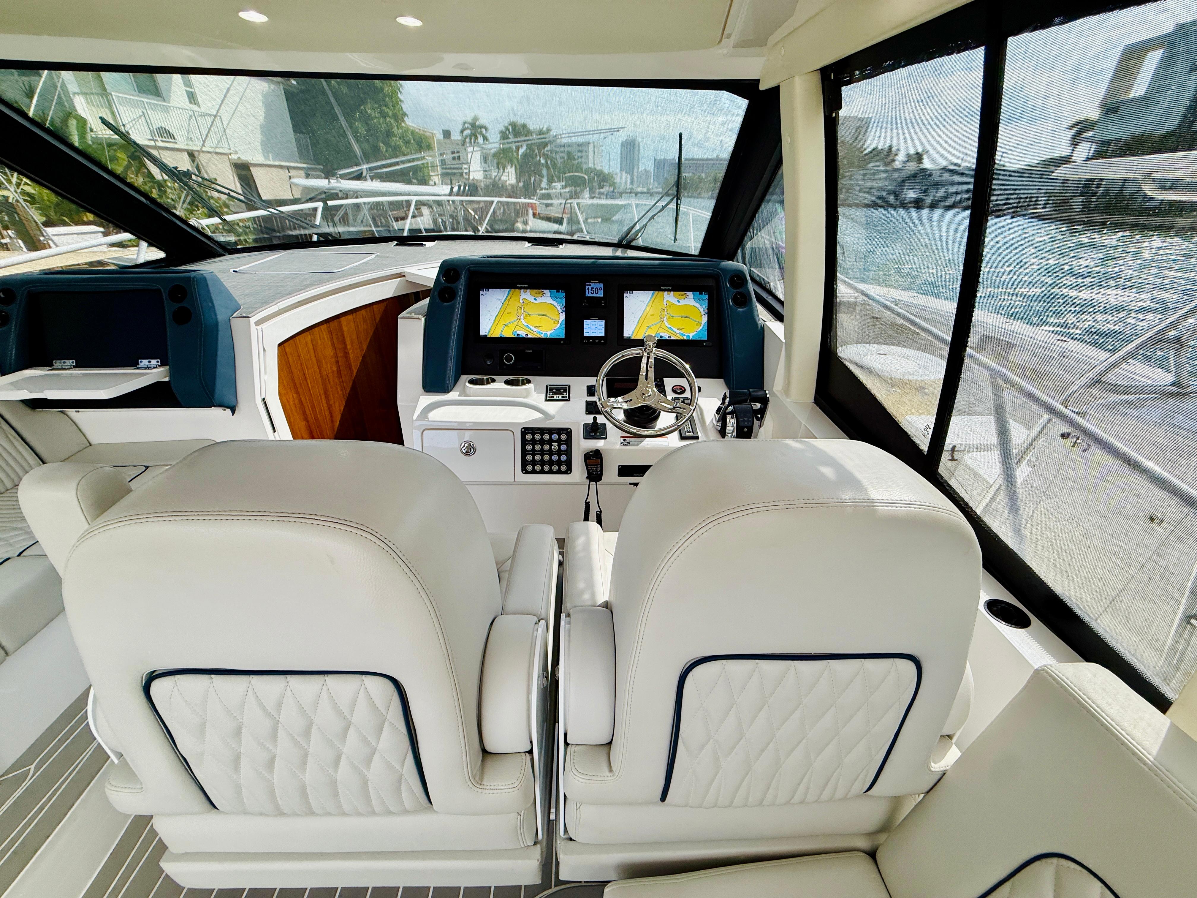 41' 2021 Intrepid 410 Evolution