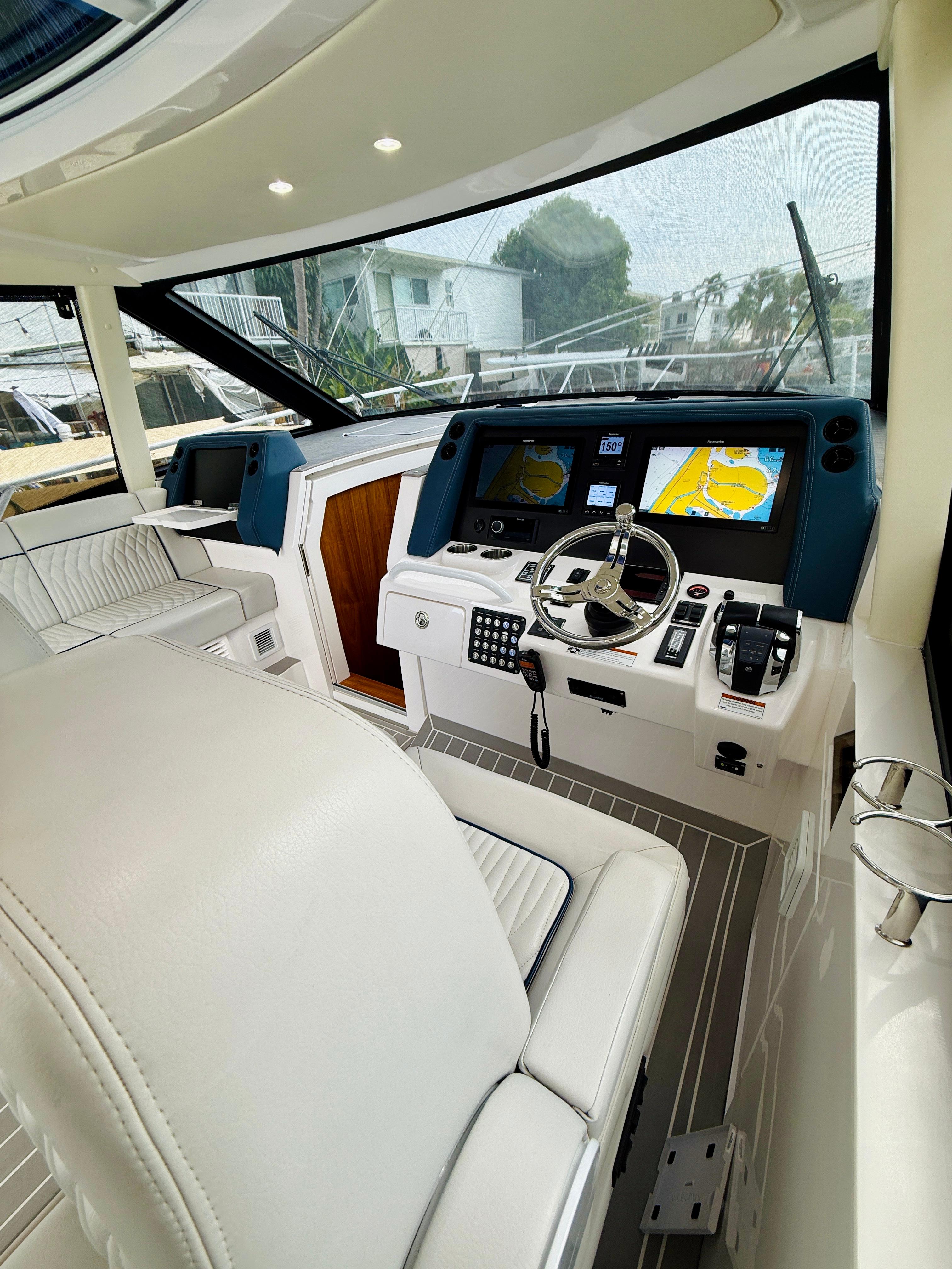 41' 2021 Intrepid 410 Evolution