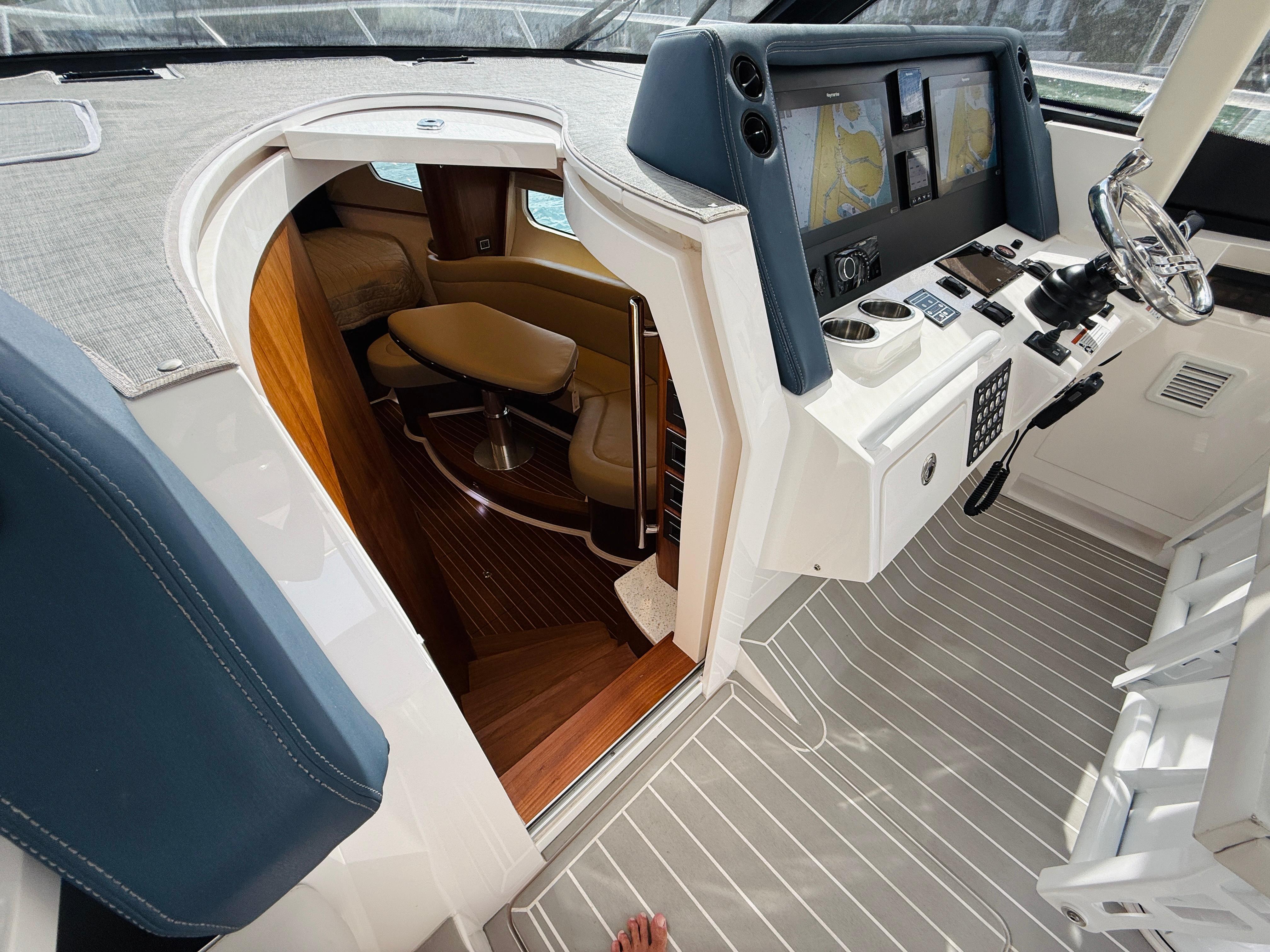 41' 2021 Intrepid 410 Evolution