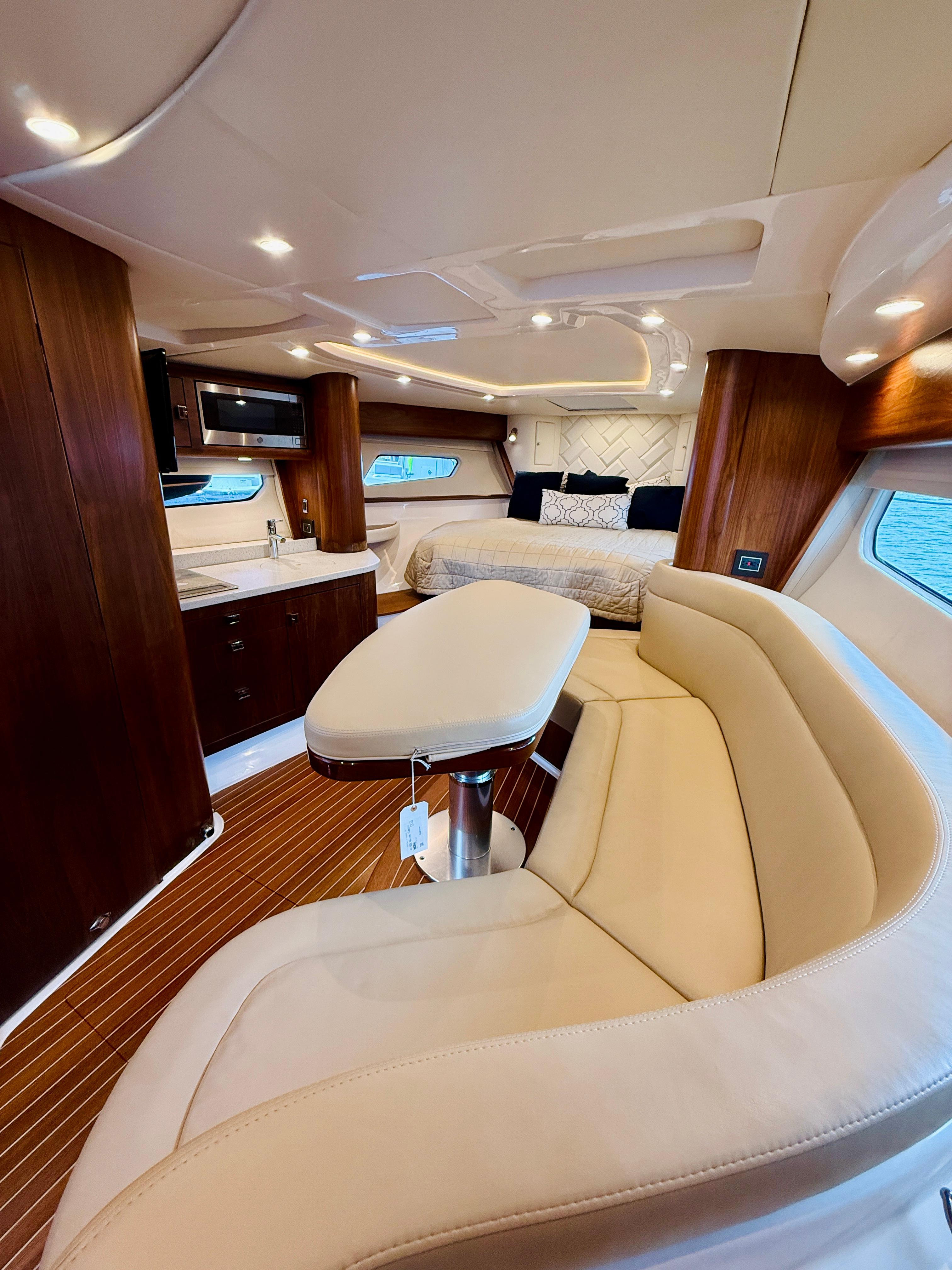 41' 2021 Intrepid 410 Evolution