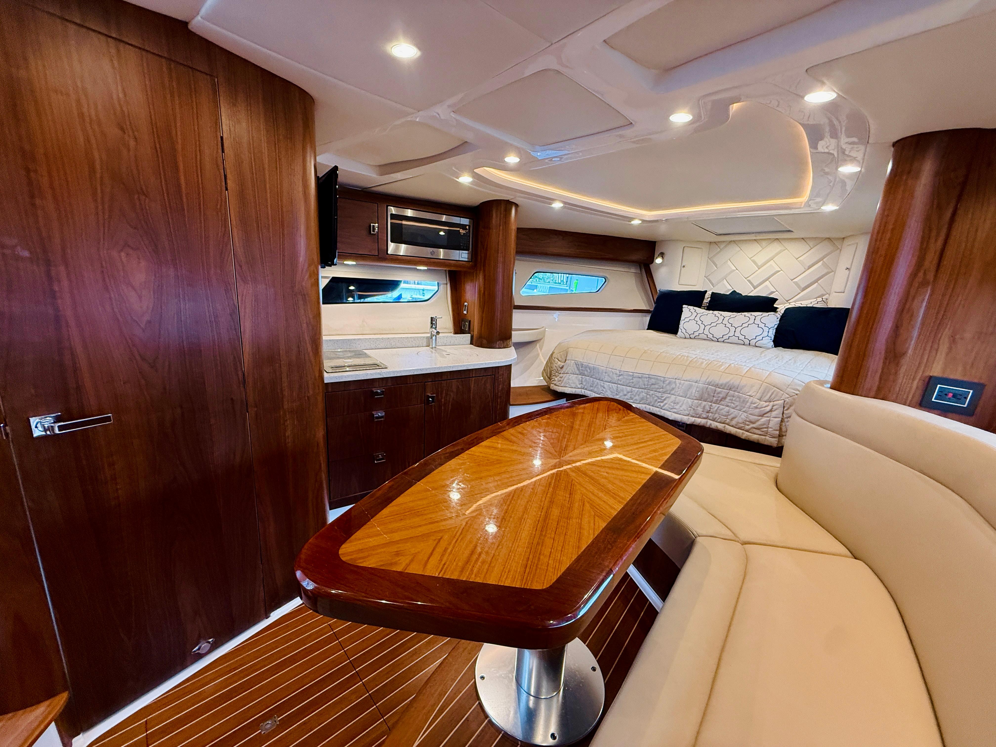 41' 2021 Intrepid 410 Evolution