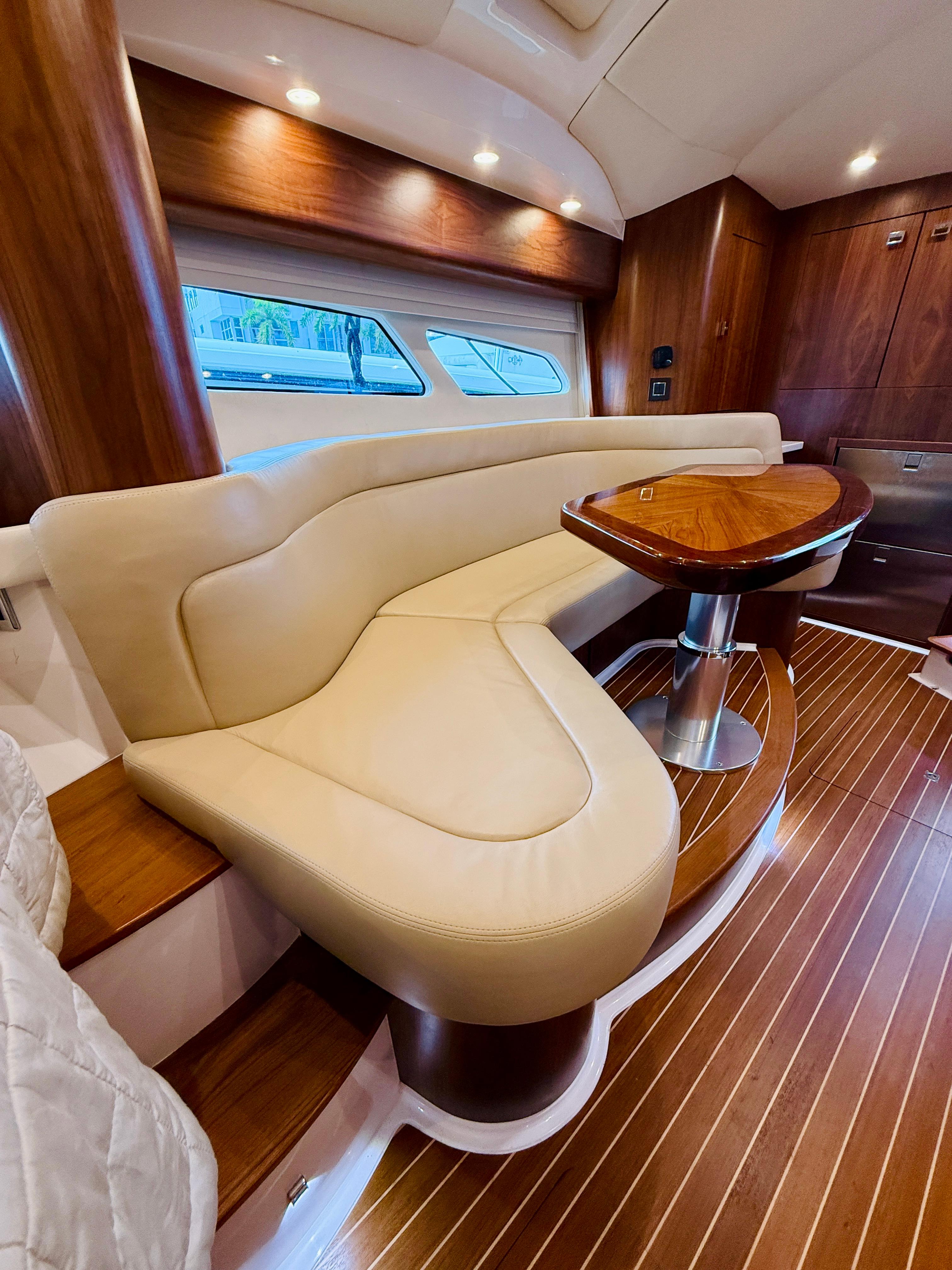 41' 2021 Intrepid 410 Evolution