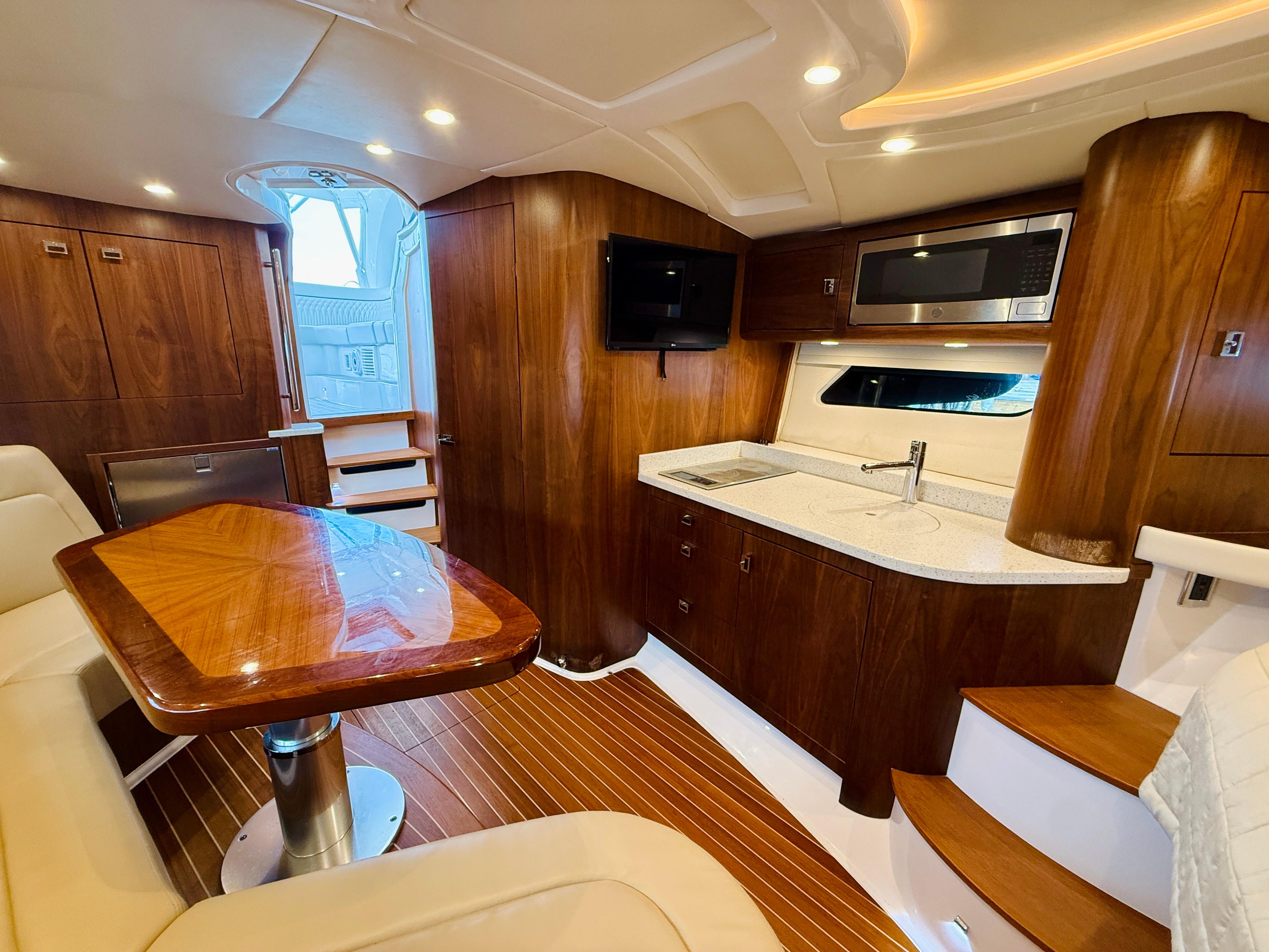 41' 2021 Intrepid 410 Evolution