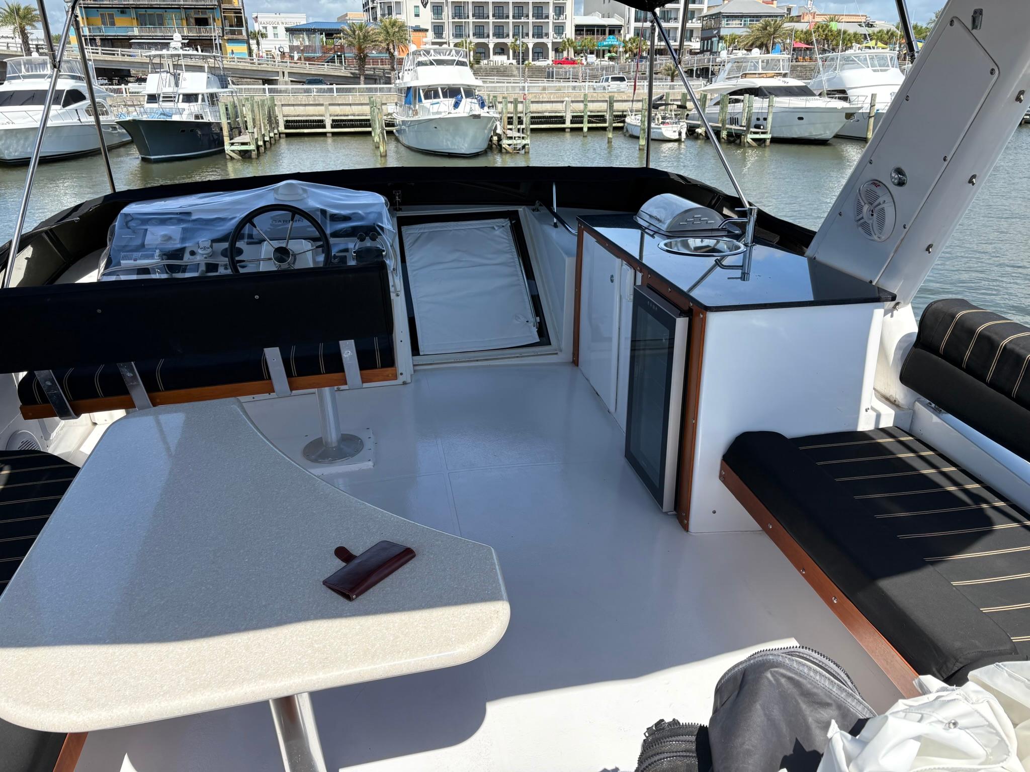 56' 2001 Navigator 5600 Pilothouse Classic