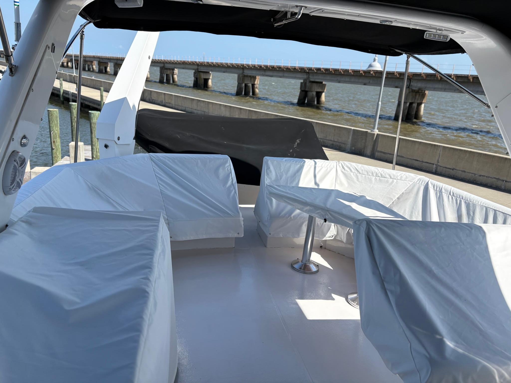 56' 2001 Navigator 5600 Pilothouse Classic