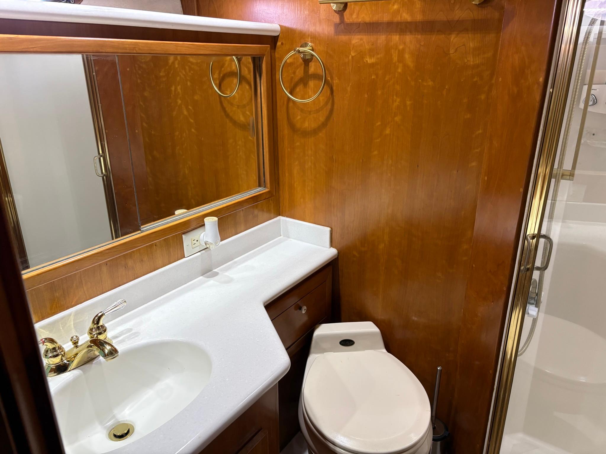 56' 2001 Navigator 5600 Pilothouse Classic