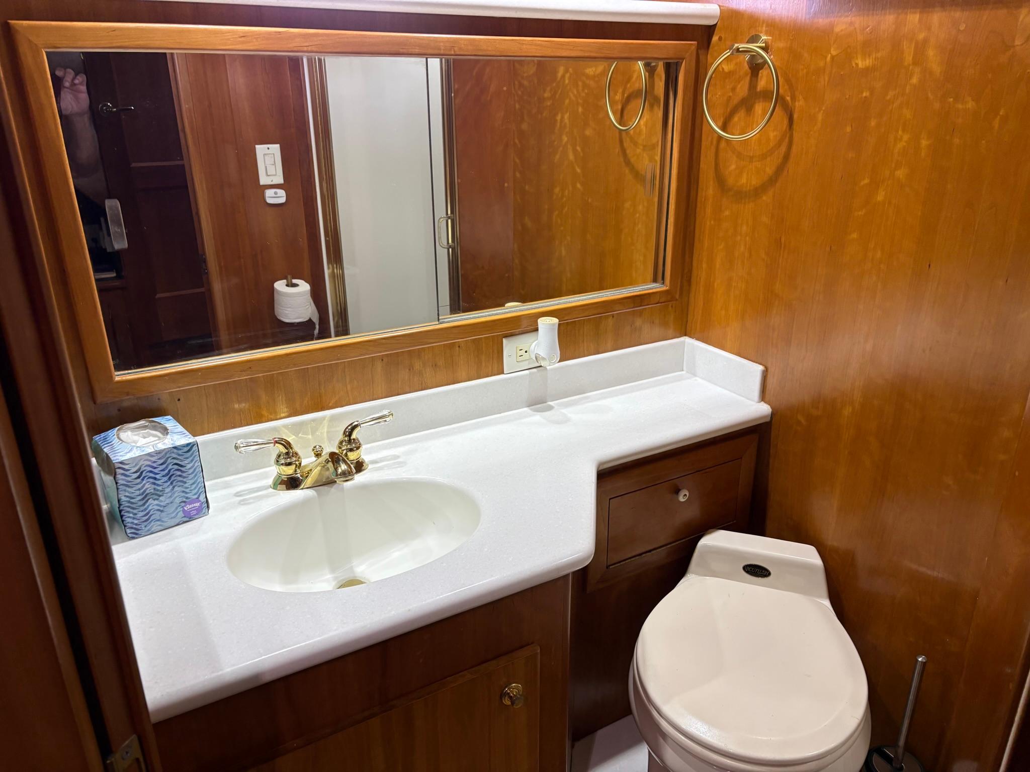 56' 2001 Navigator 5600 Pilothouse Classic