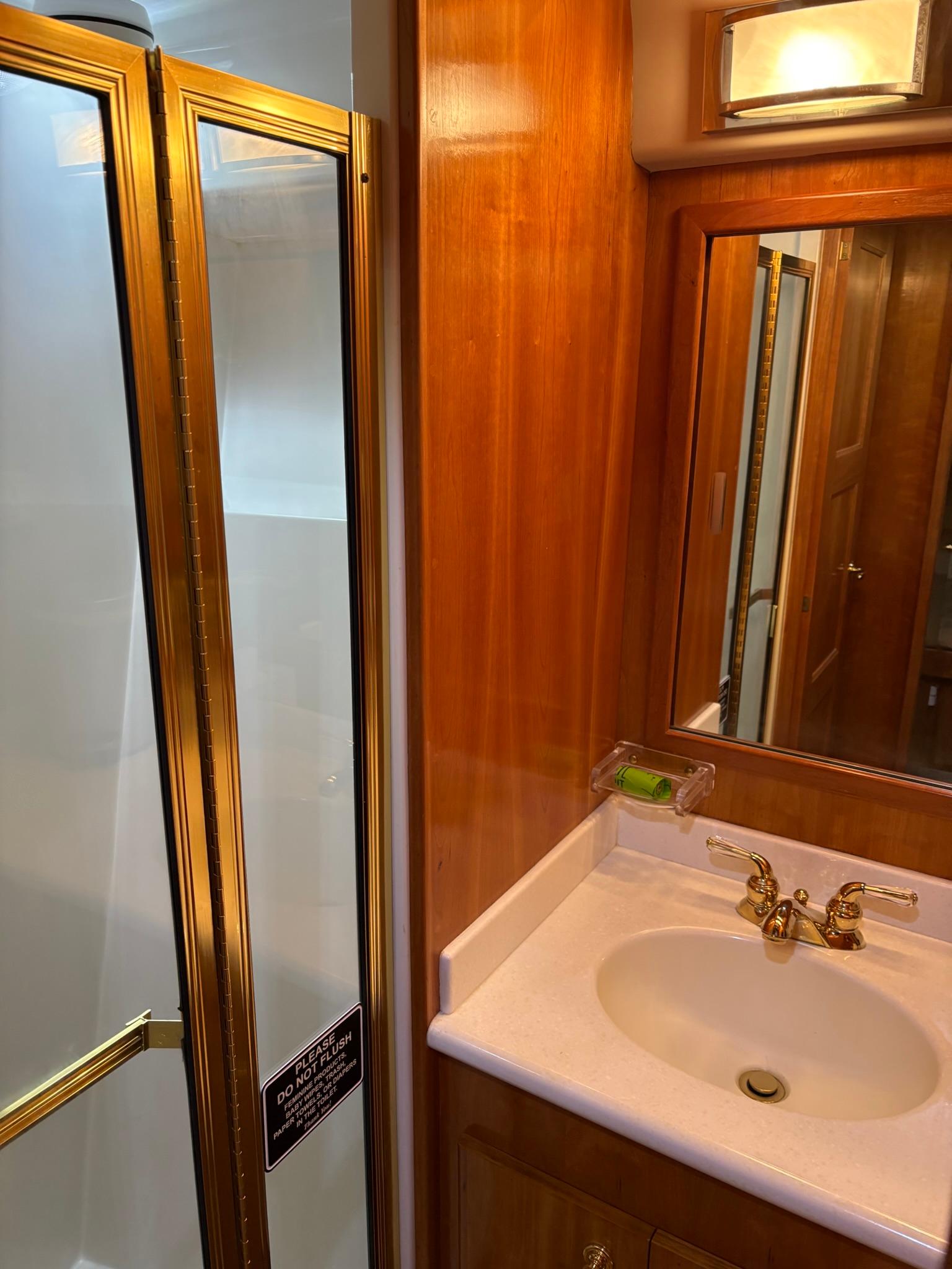 56' 2001 Navigator 5600 Pilothouse Classic