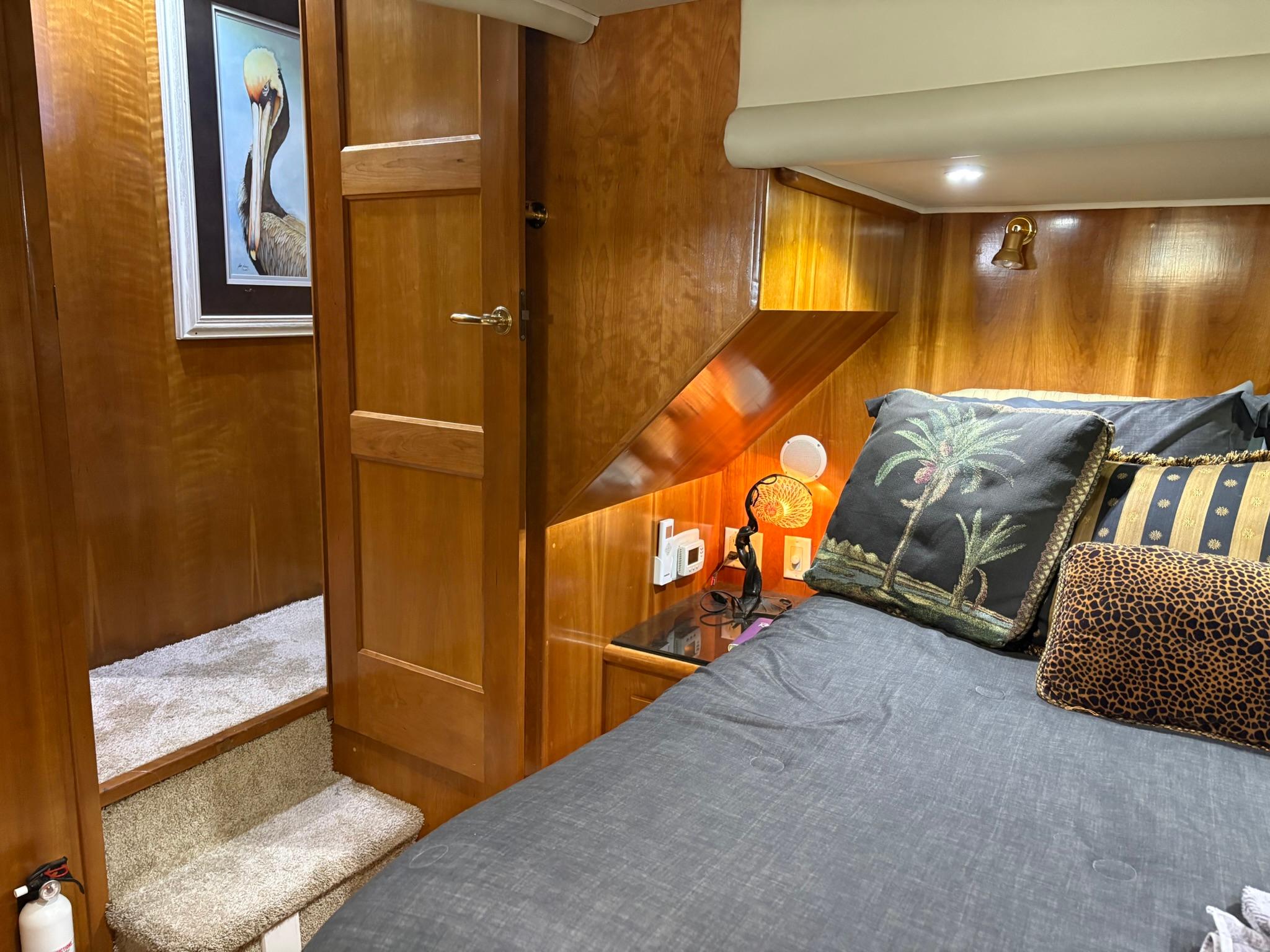 56' 2001 Navigator 5600 Pilothouse Classic