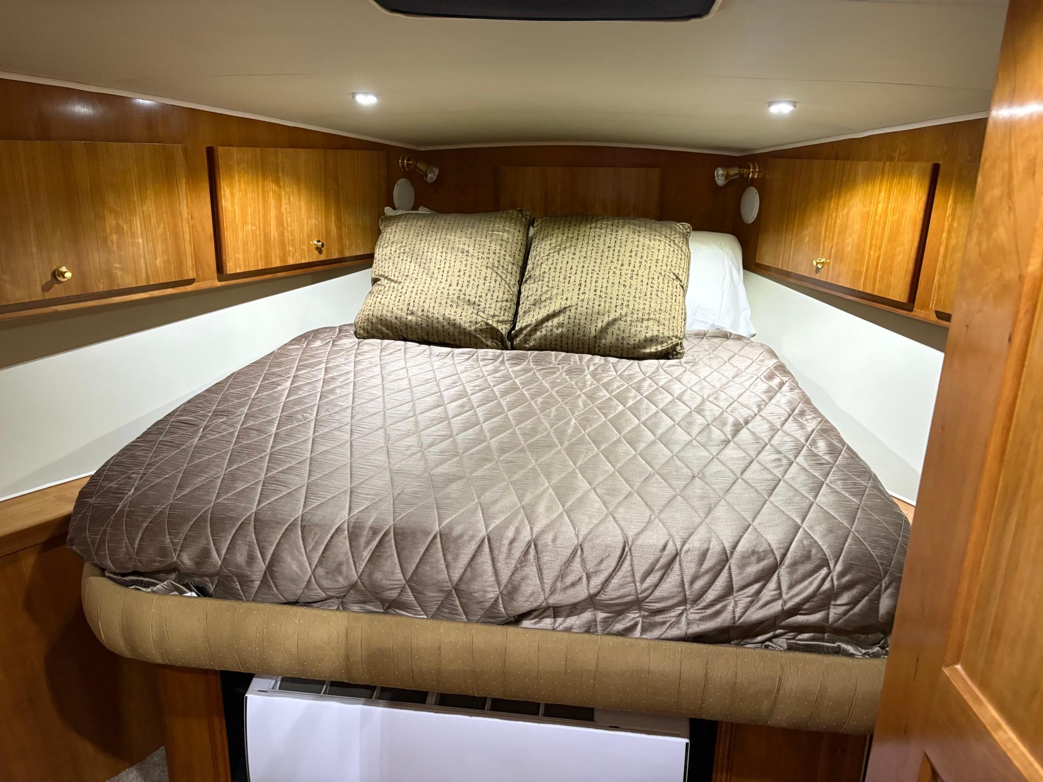 56' 2001 Navigator 5600 Pilothouse Classic