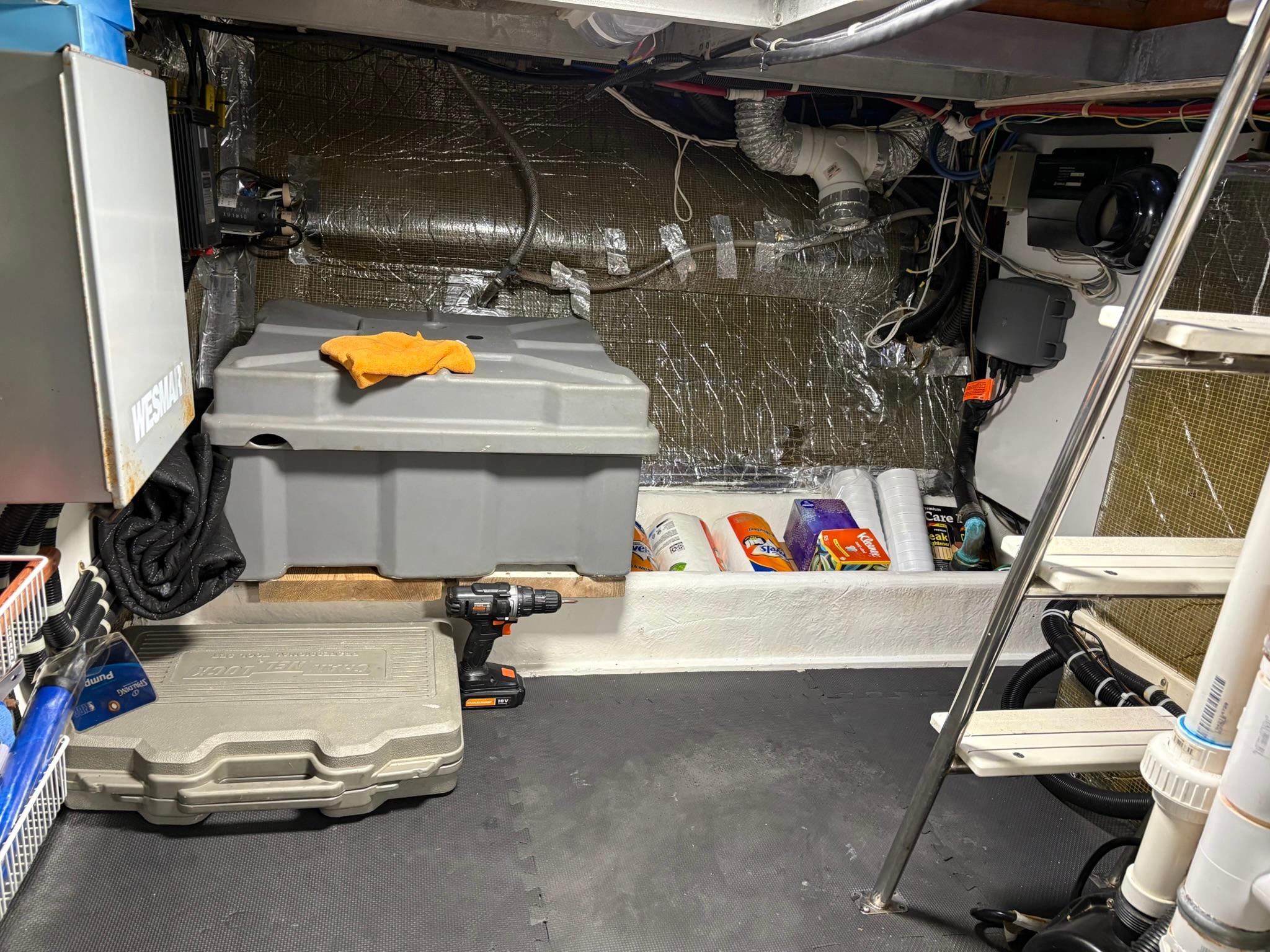 56' 2001 Navigator 5600 Pilothouse Classic