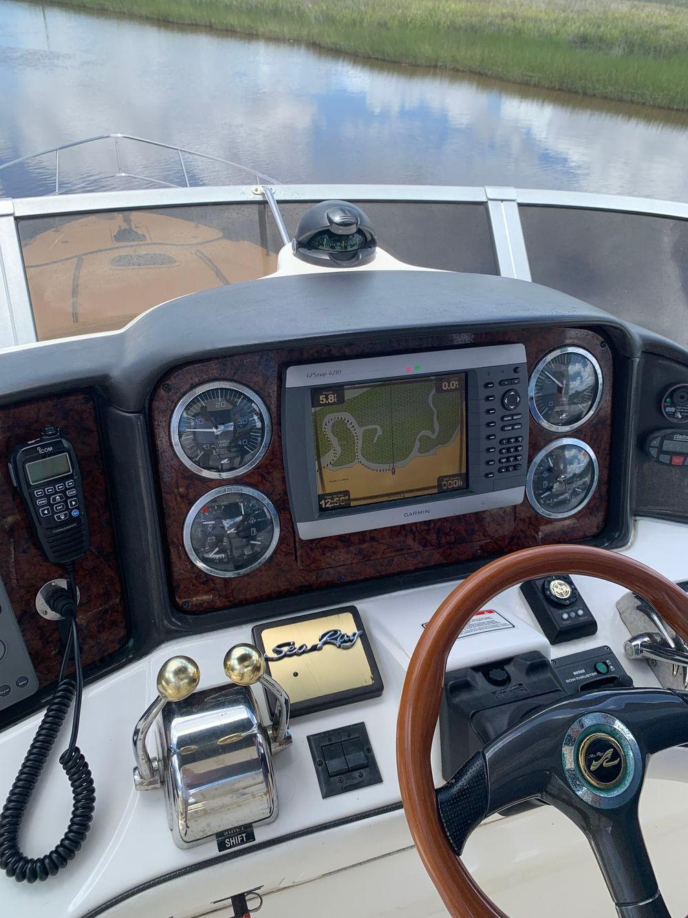45' 2004 Sea Ray 420 Sedan Bridge