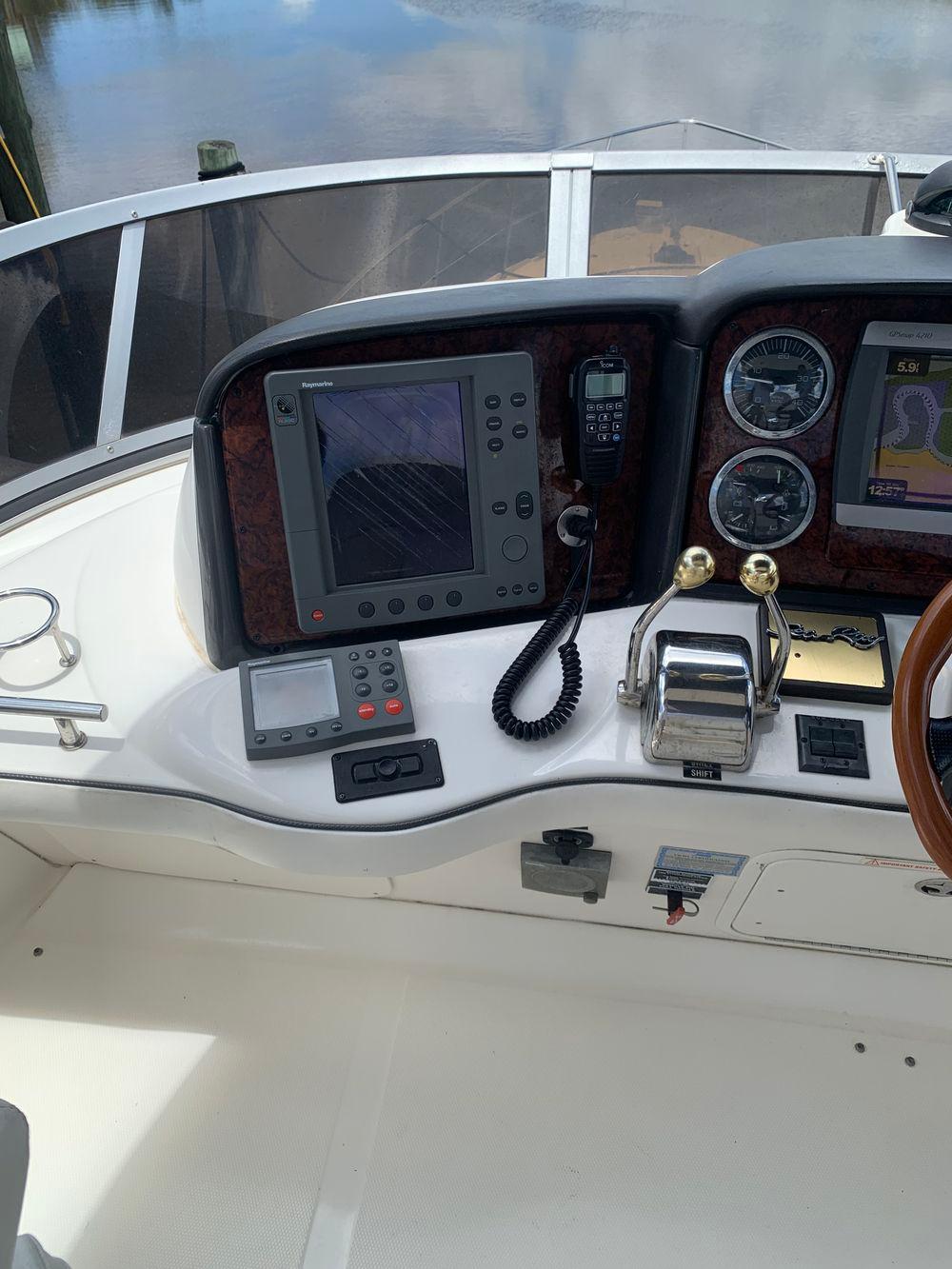 45' 2004 Sea Ray 420 Sedan Bridge