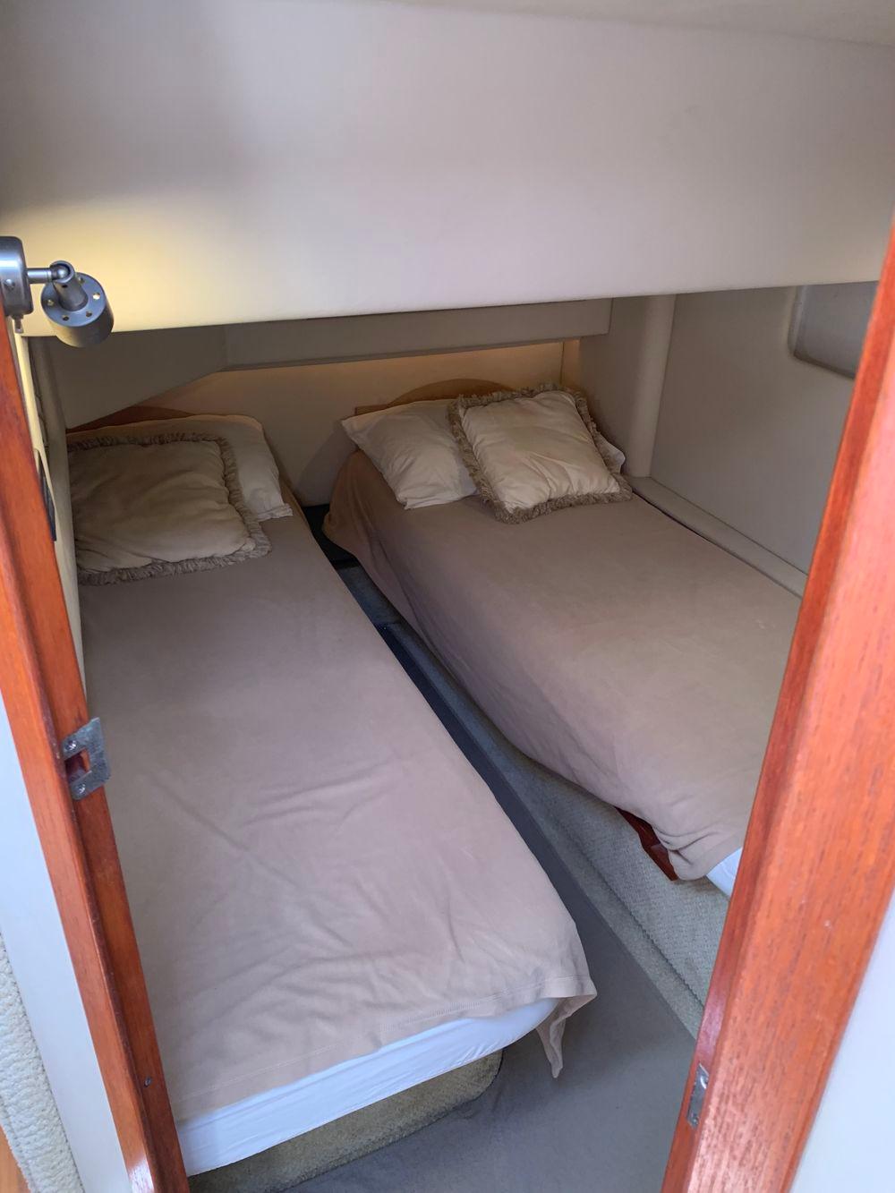 45' 2004 Sea Ray 420 Sedan Bridge