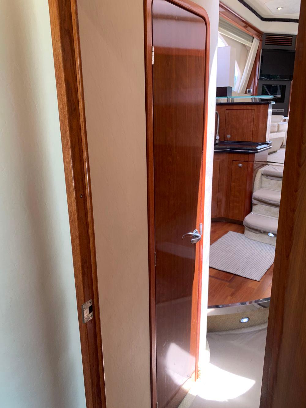 45' 2004 Sea Ray 420 Sedan Bridge