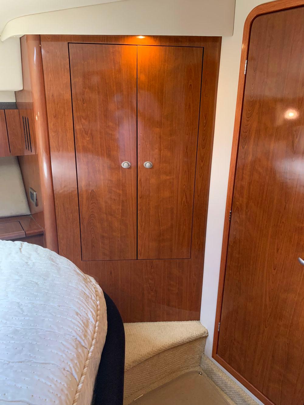 45' 2004 Sea Ray 420 Sedan Bridge