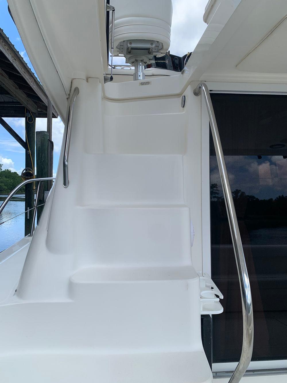 45' 2004 Sea Ray 420 Sedan Bridge