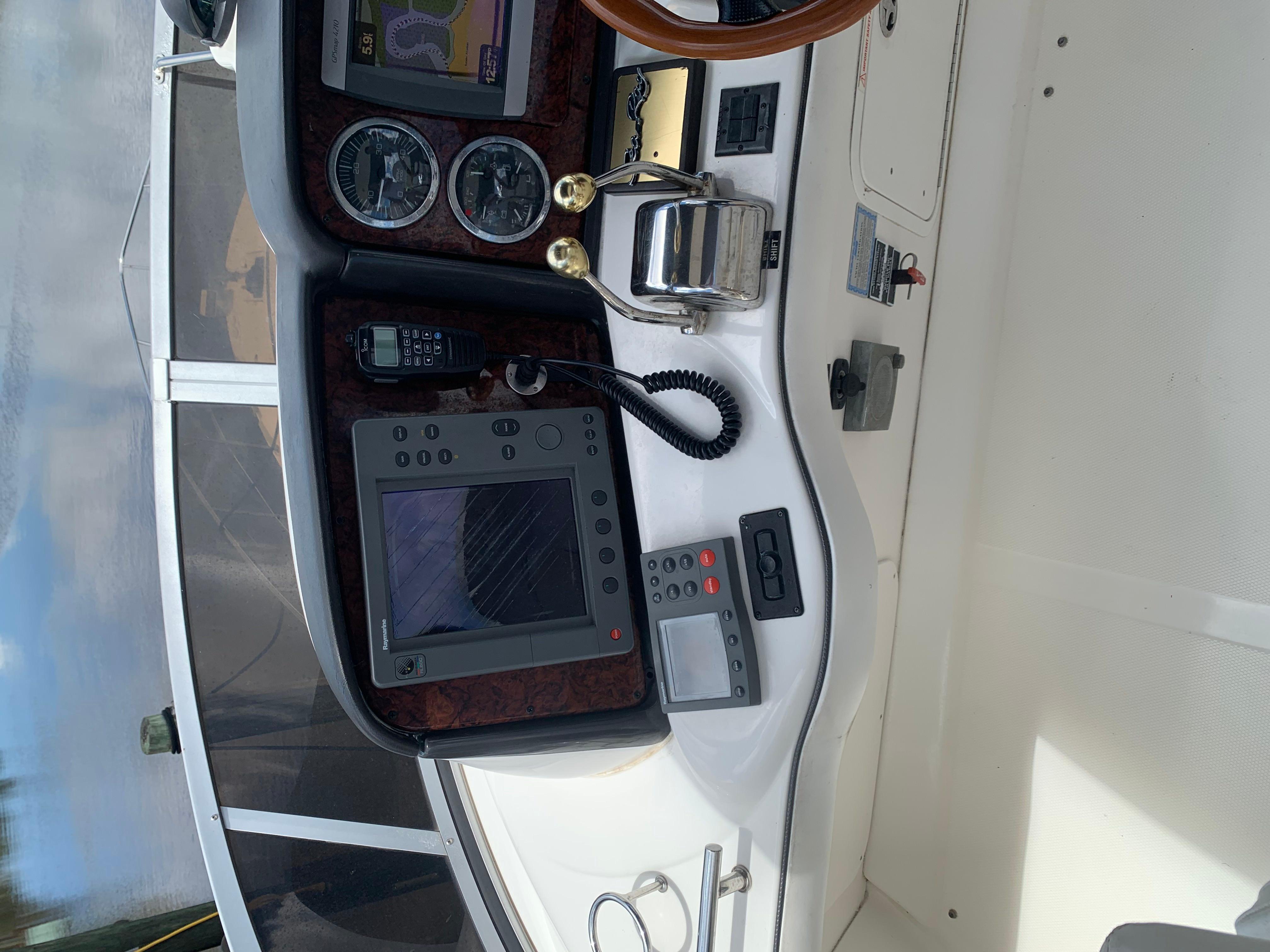45' 2004 Sea Ray 420 Sedan Bridge
