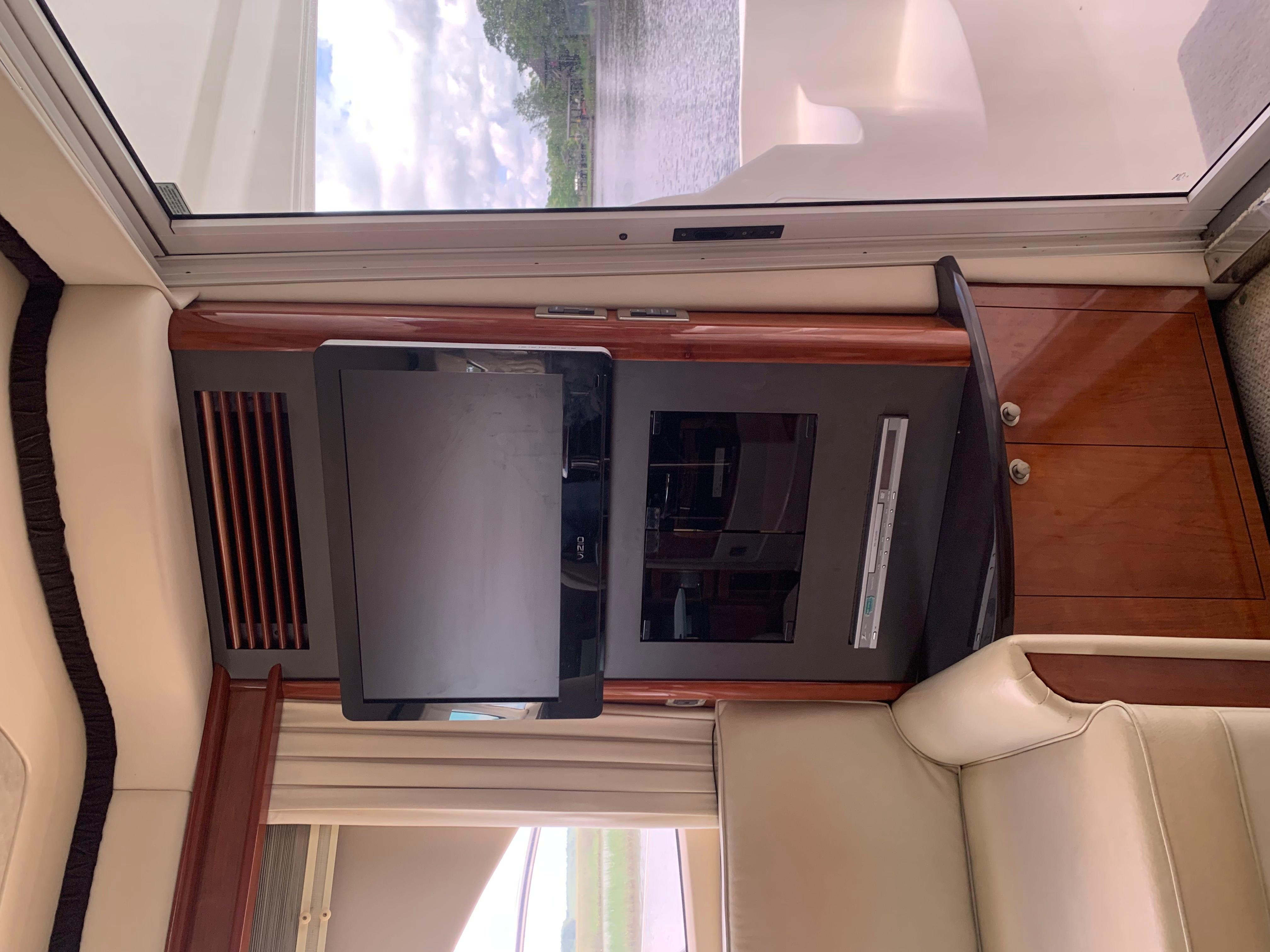 45' 2004 Sea Ray 420 Sedan Bridge