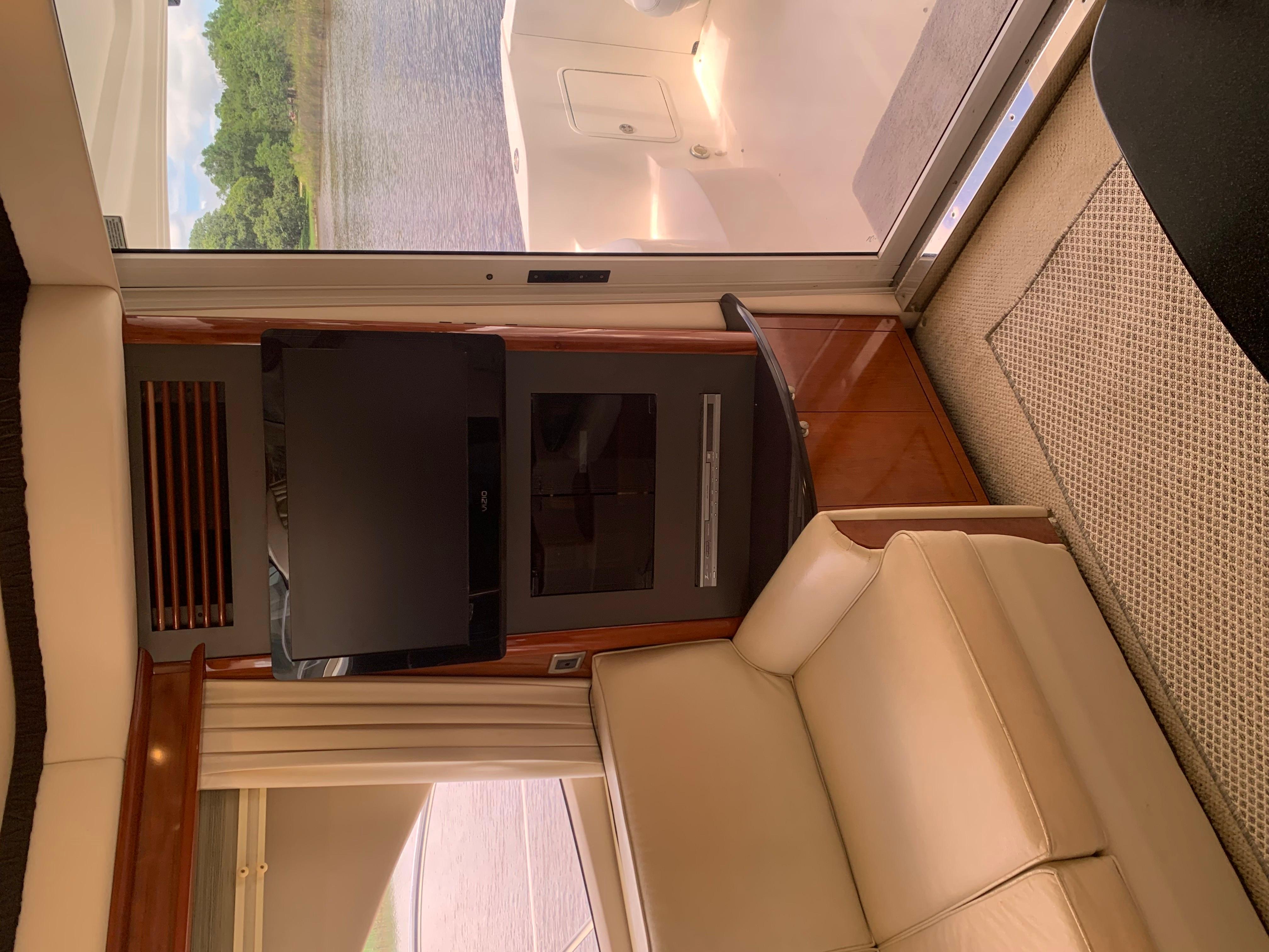 45' 2004 Sea Ray 420 Sedan Bridge
