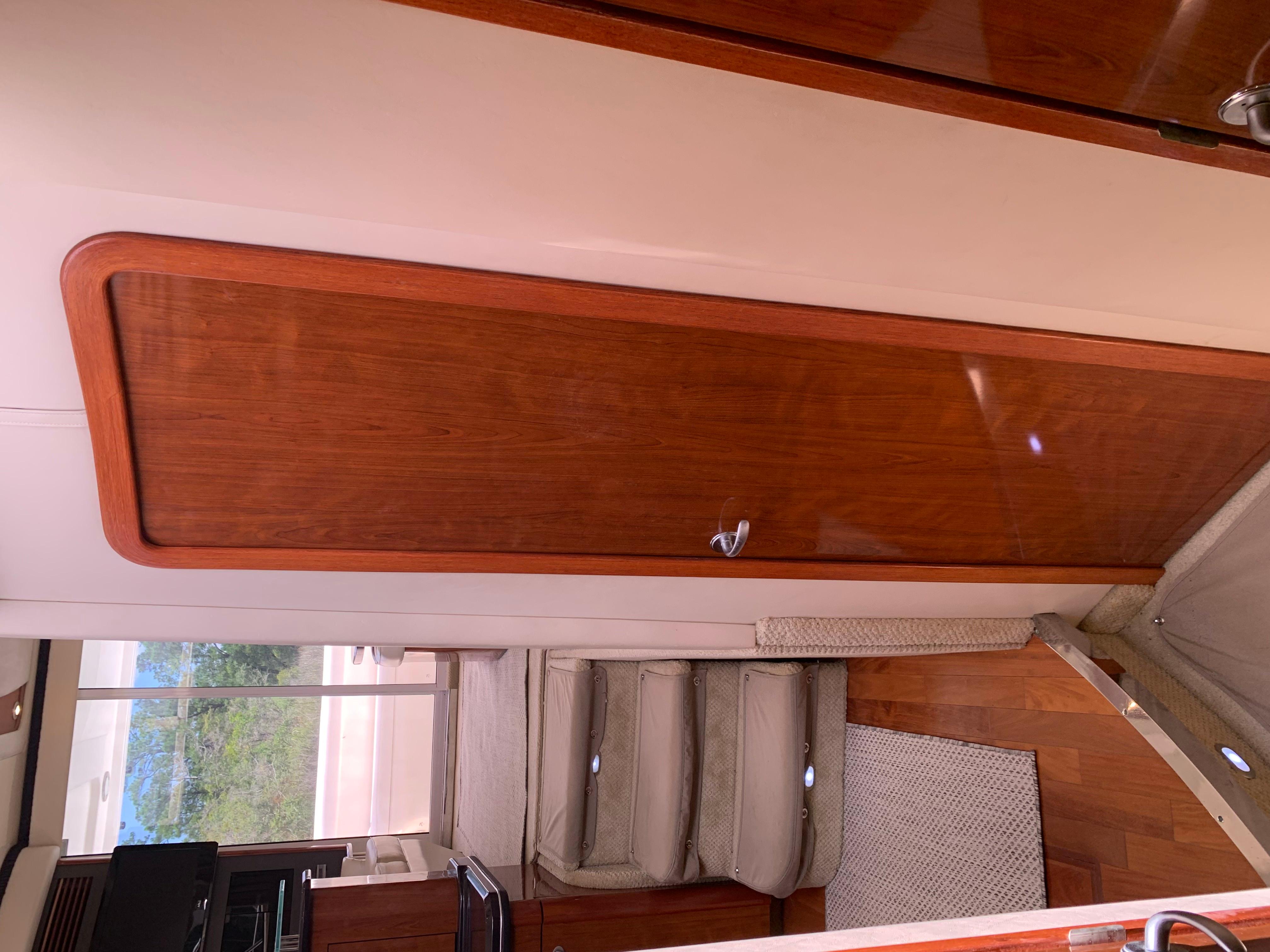 45' 2004 Sea Ray 420 Sedan Bridge