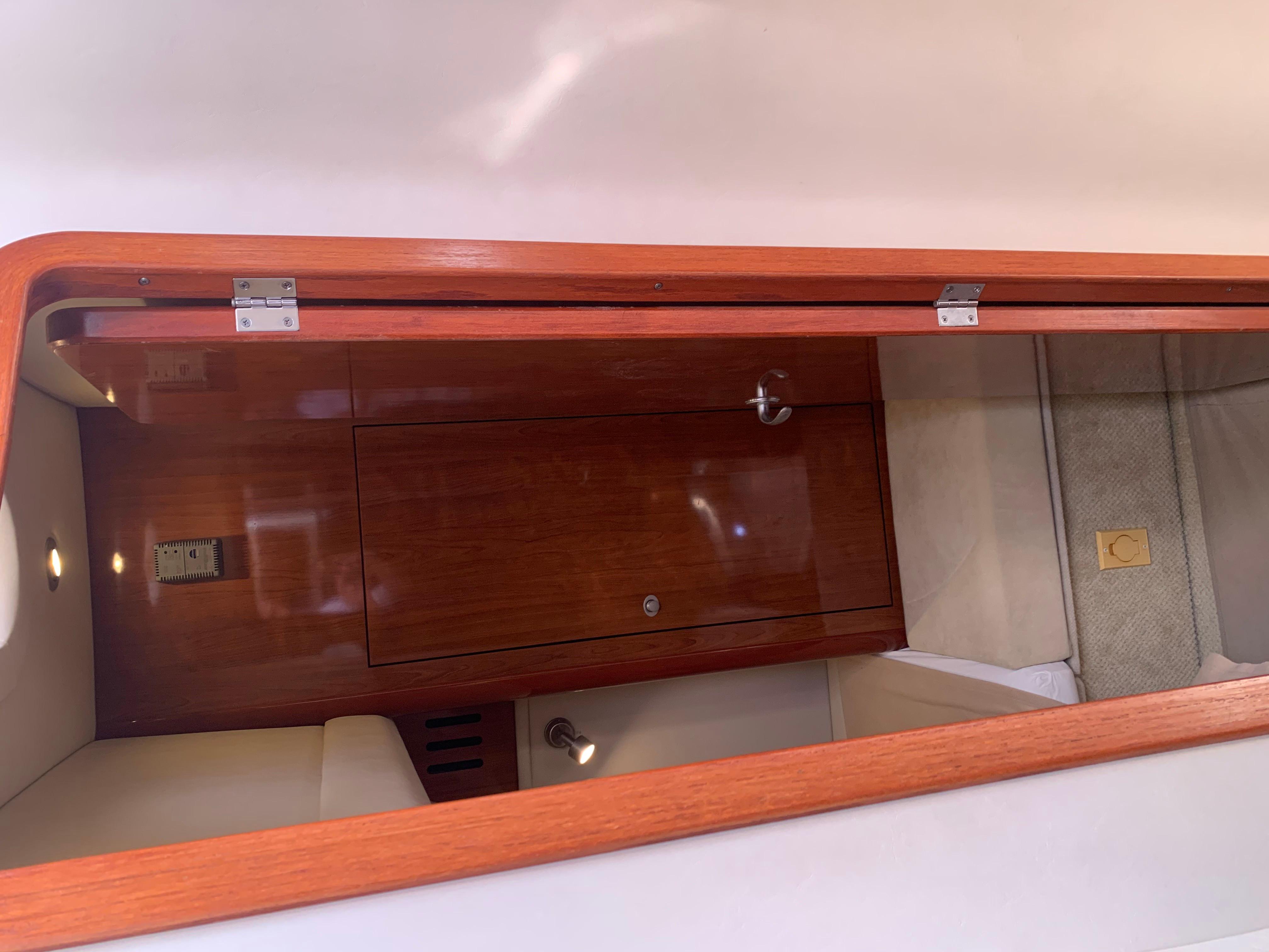 45' 2004 Sea Ray 420 Sedan Bridge