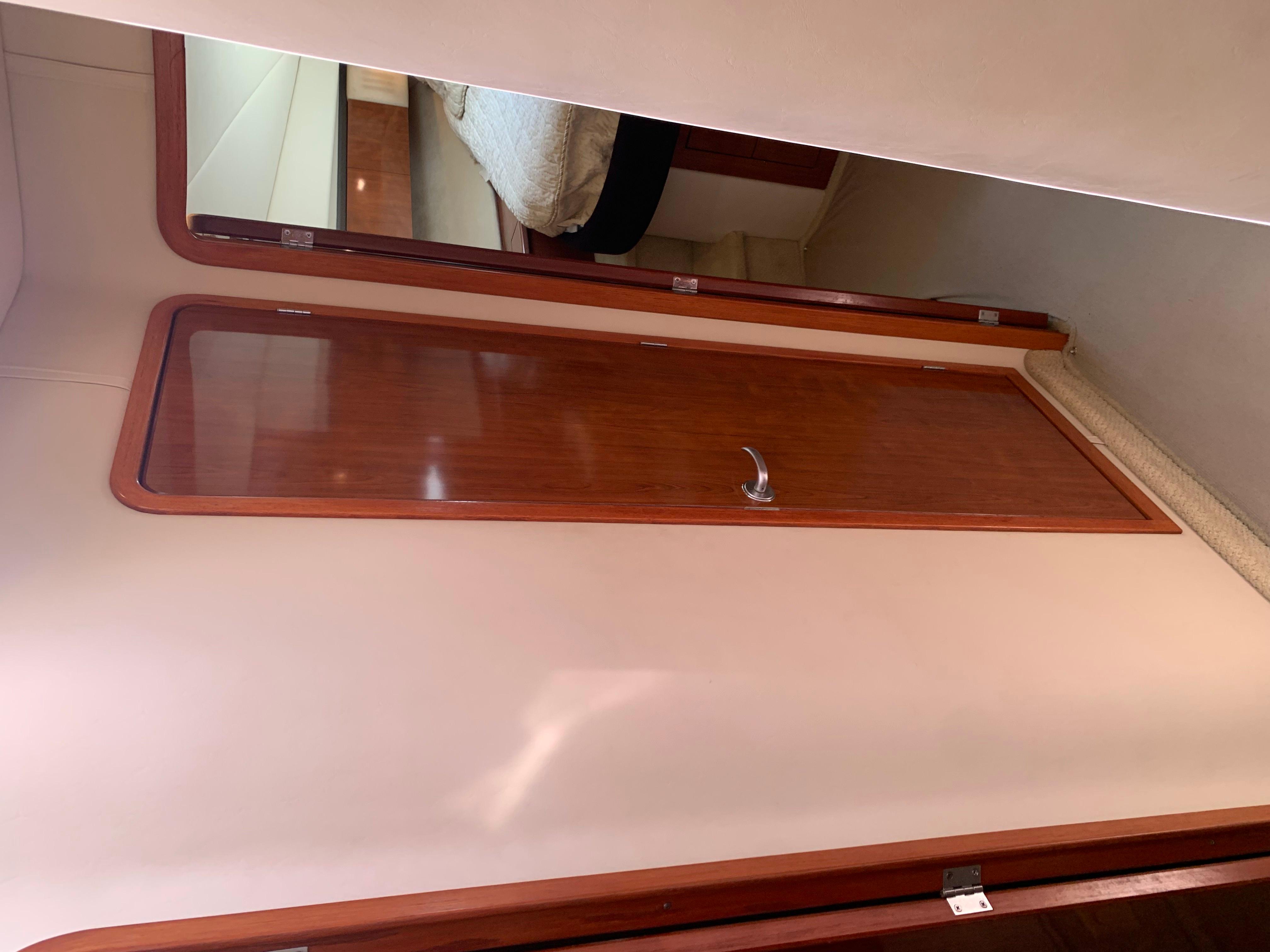 45' 2004 Sea Ray 420 Sedan Bridge