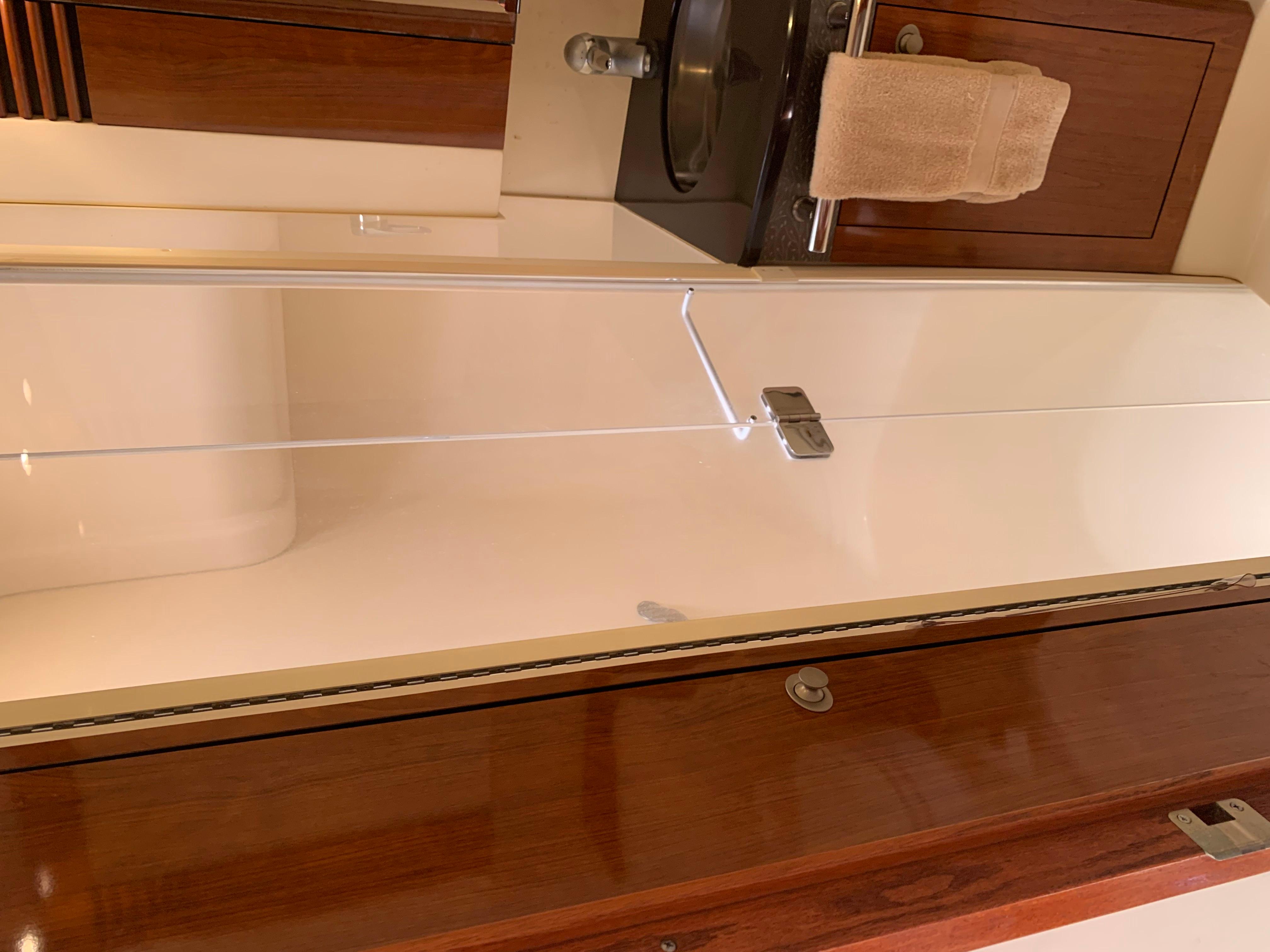 45' 2004 Sea Ray 420 Sedan Bridge