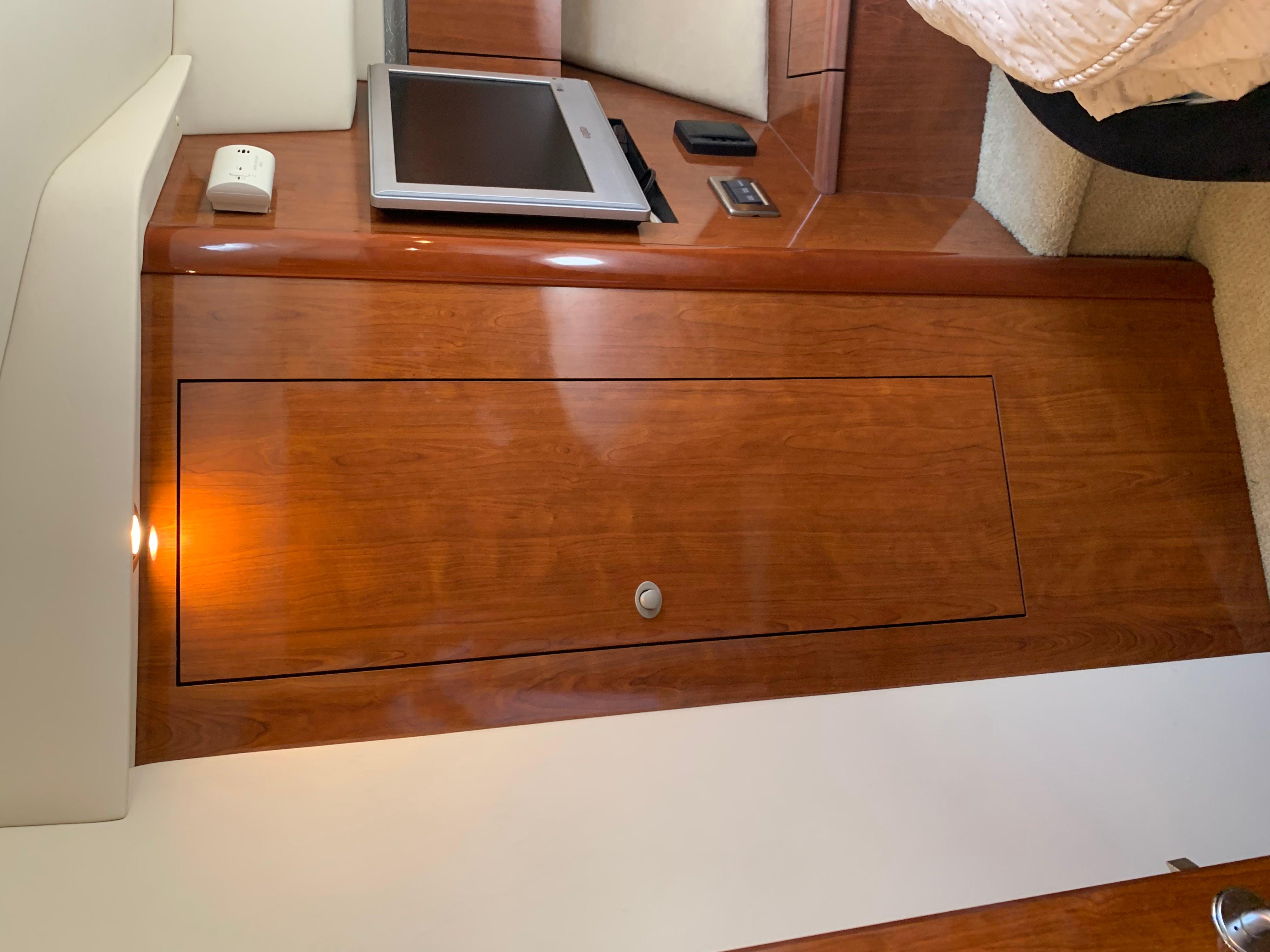 45' 2004 Sea Ray 420 Sedan Bridge