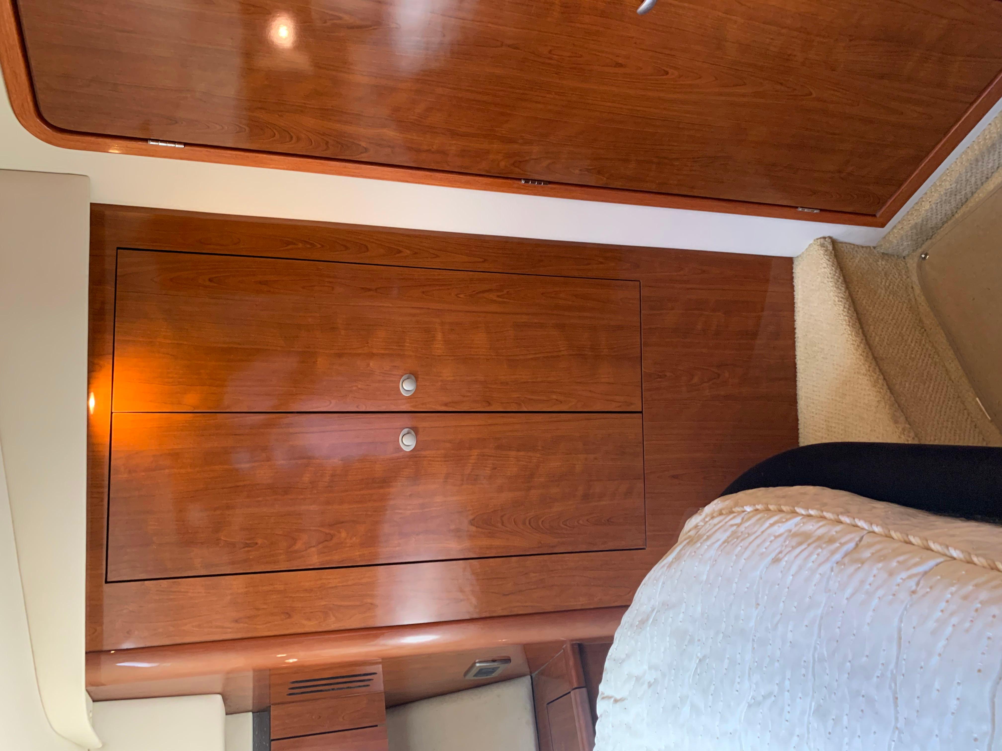 45' 2004 Sea Ray 420 Sedan Bridge