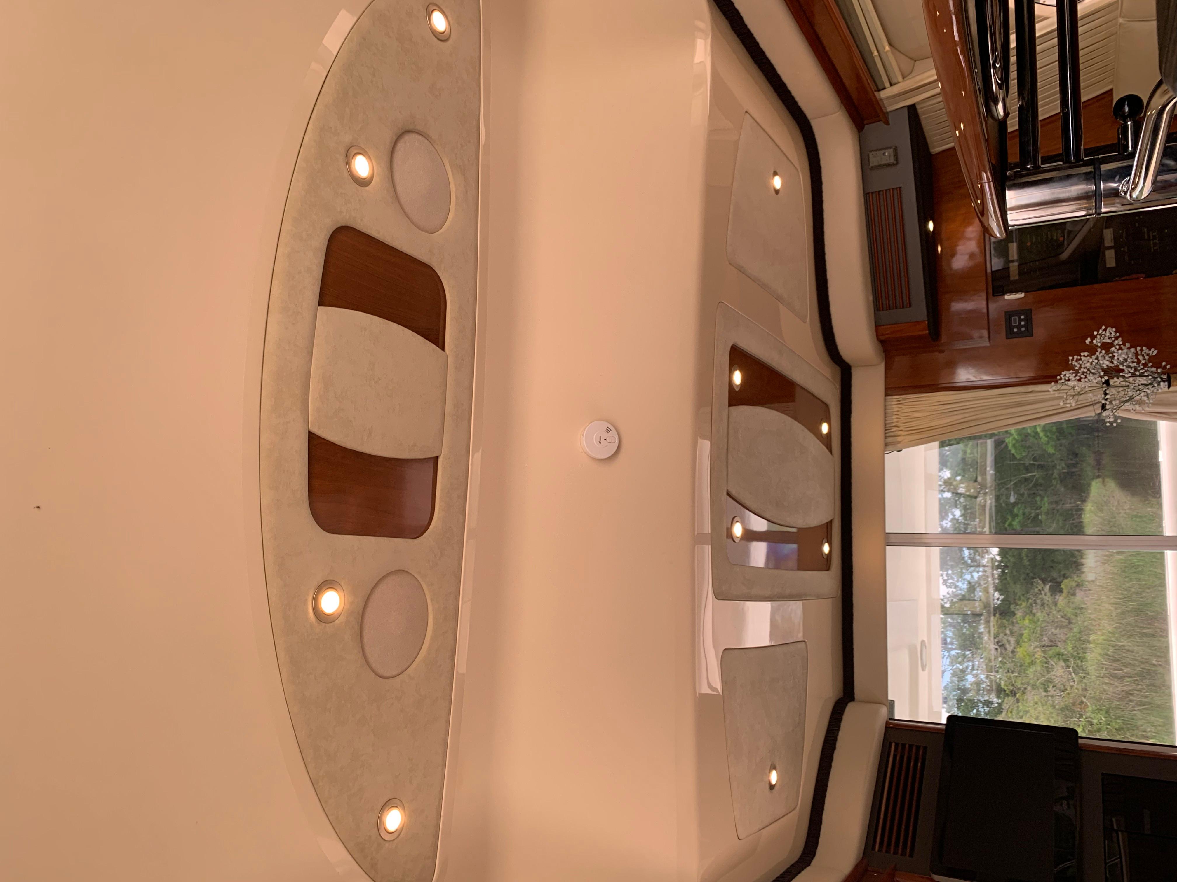 45' 2004 Sea Ray 420 Sedan Bridge