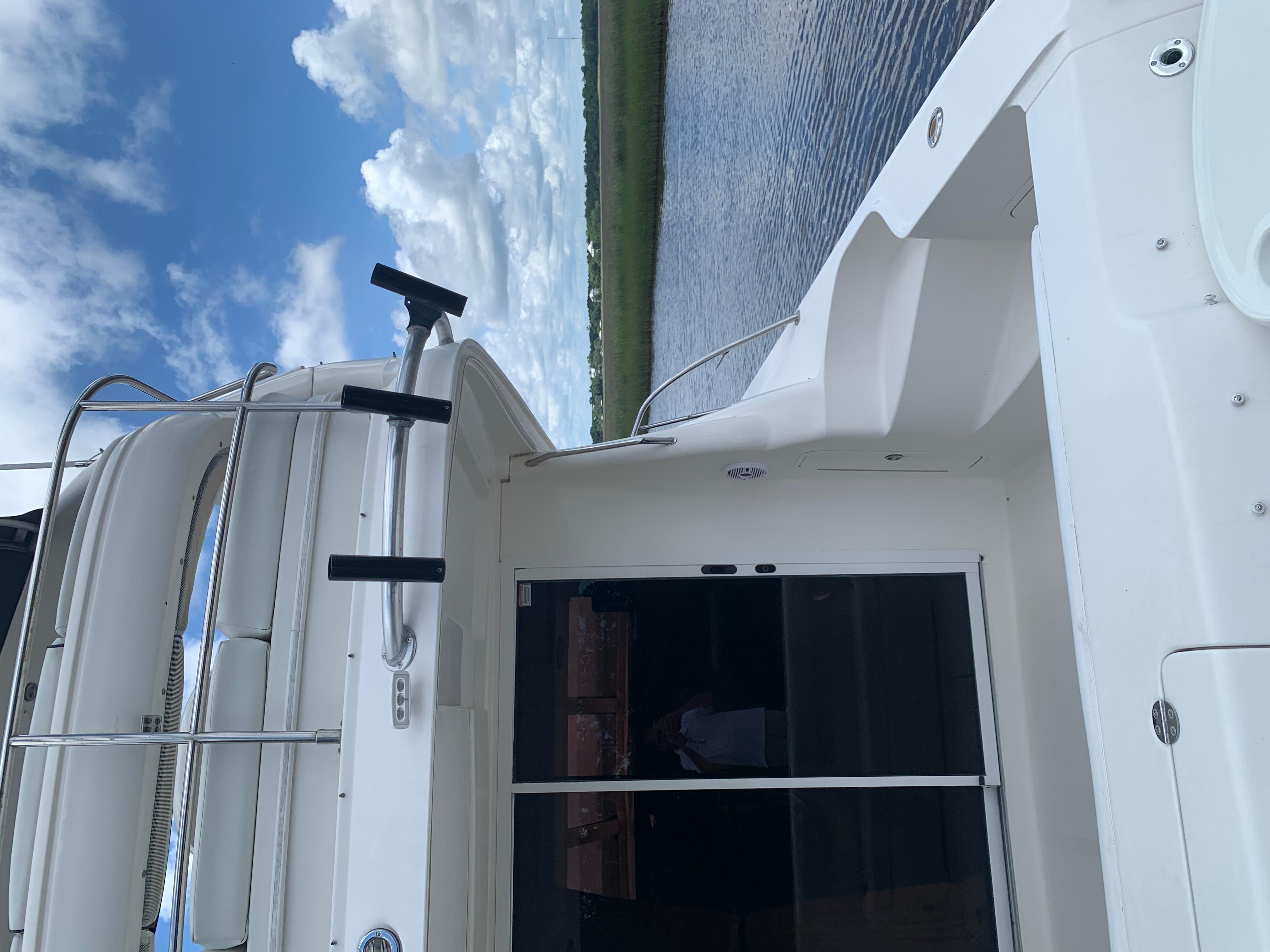 45' 2004 Sea Ray 420 Sedan Bridge