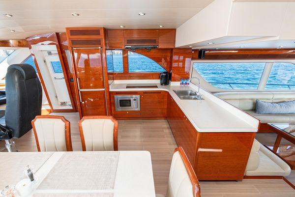 72' 2023 Massimo Marine Sunbird Motoryacht