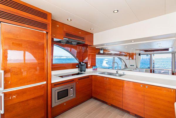 72' 2023 Massimo Marine Sunbird Motoryacht