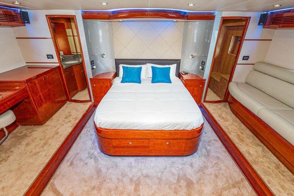 72' 2023 Massimo Marine Sunbird Motoryacht