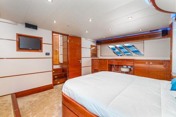 72' 2023 Massimo Marine Sunbird Motoryacht