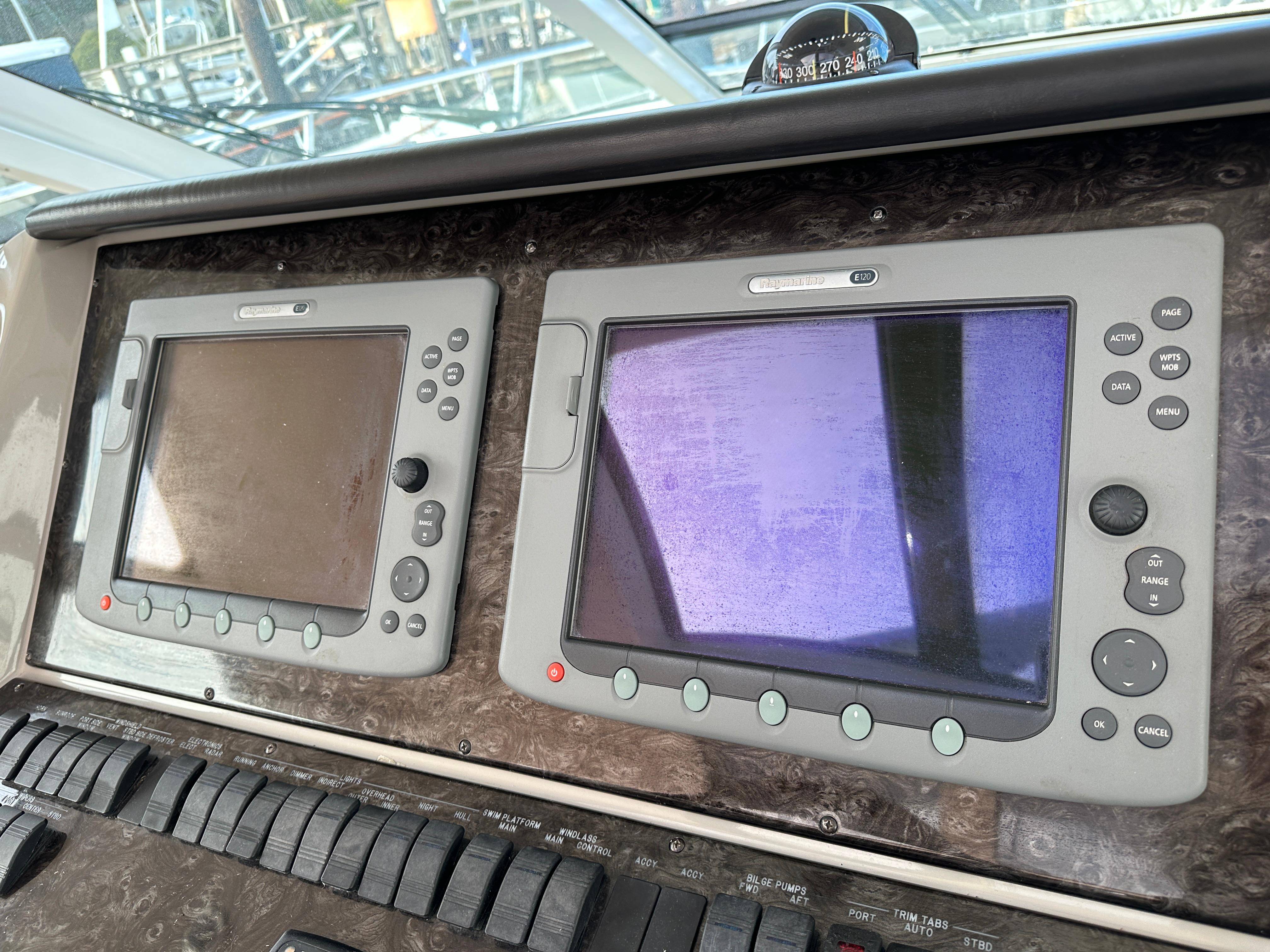 54' 2010 Sea Ray Sundancer 540