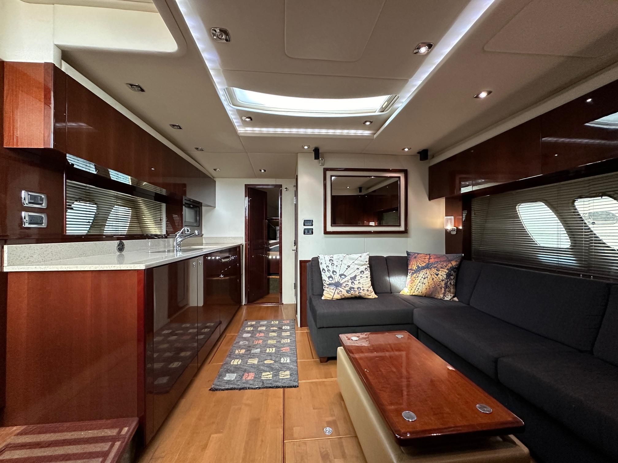 54' 2010 Sea Ray Sundancer 540
