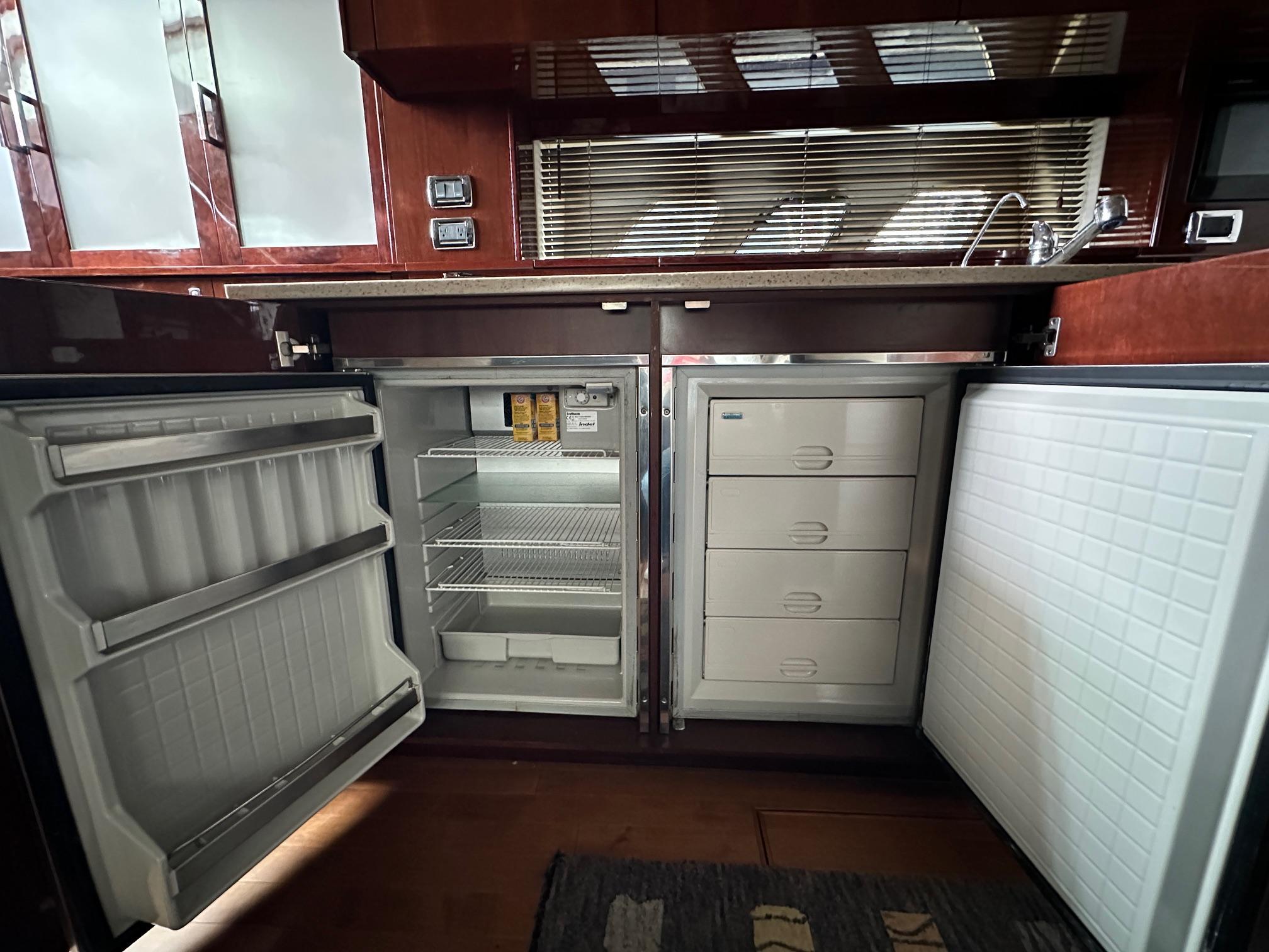 54' 2010 Sea Ray Sundancer 540