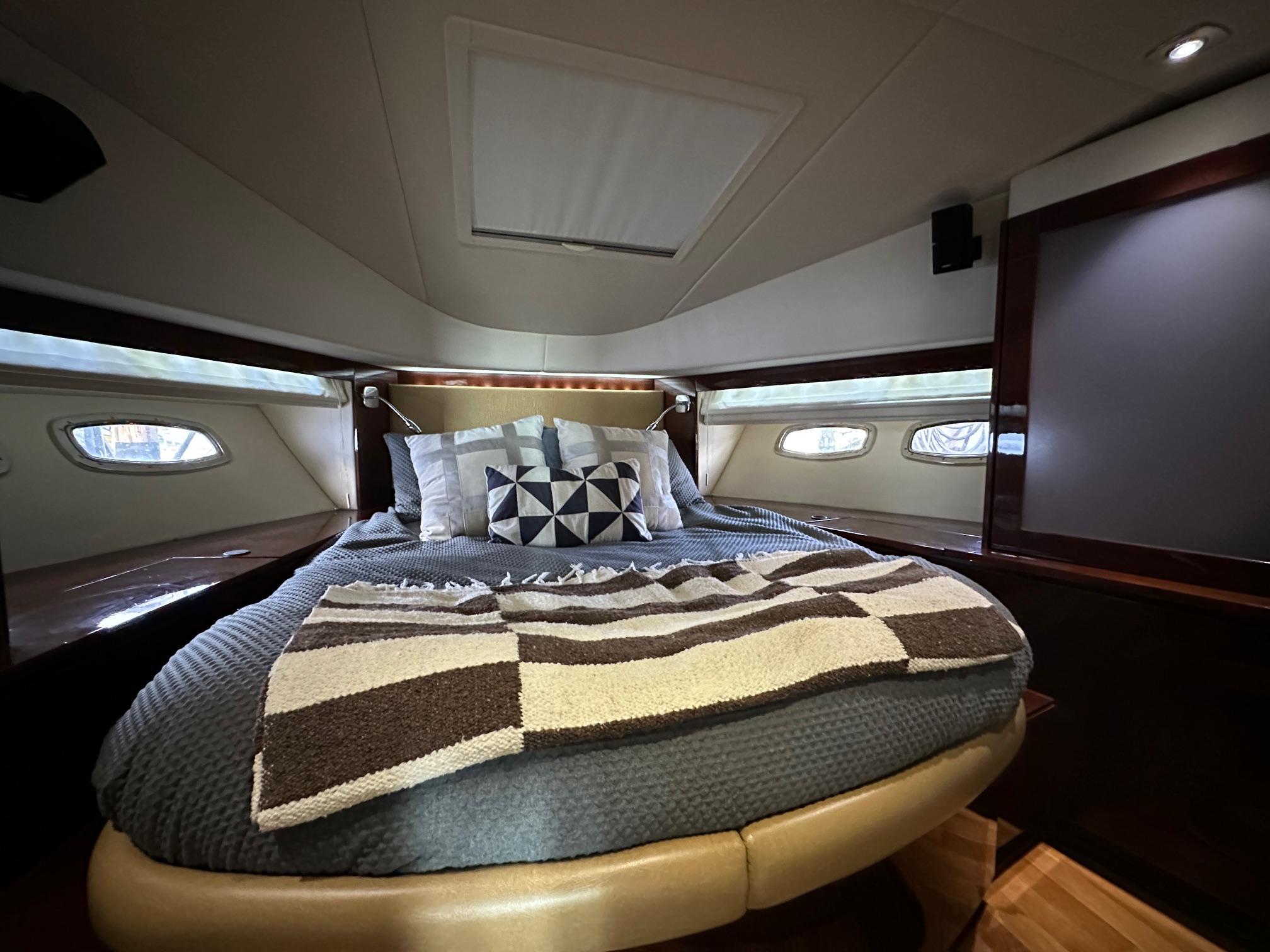54' 2010 Sea Ray Sundancer 540