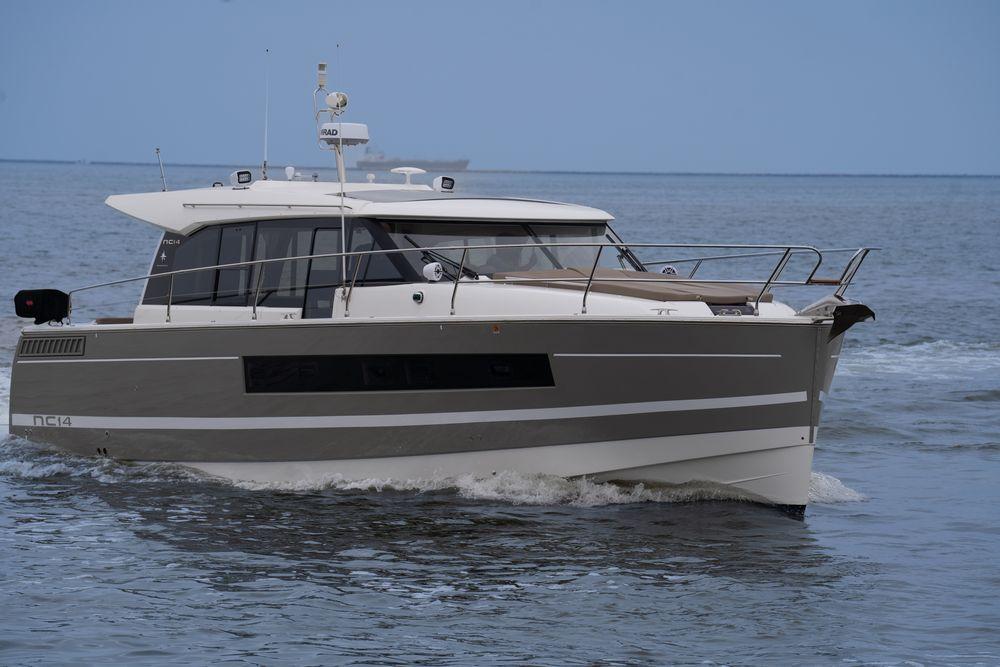 45' 2014 Jeanneau NC 14