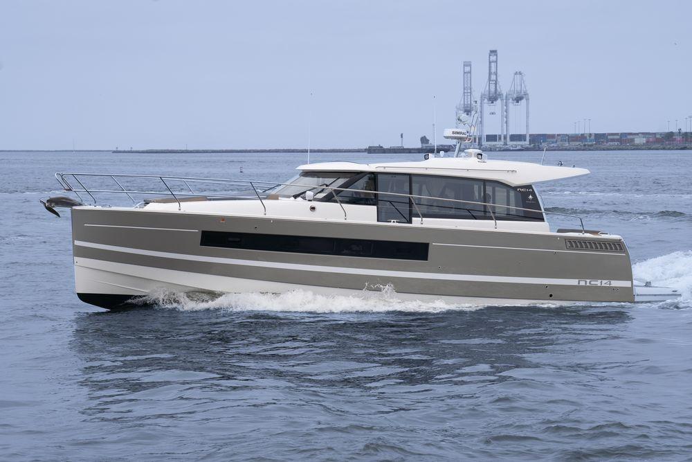 45' 2014 Jeanneau NC 14
